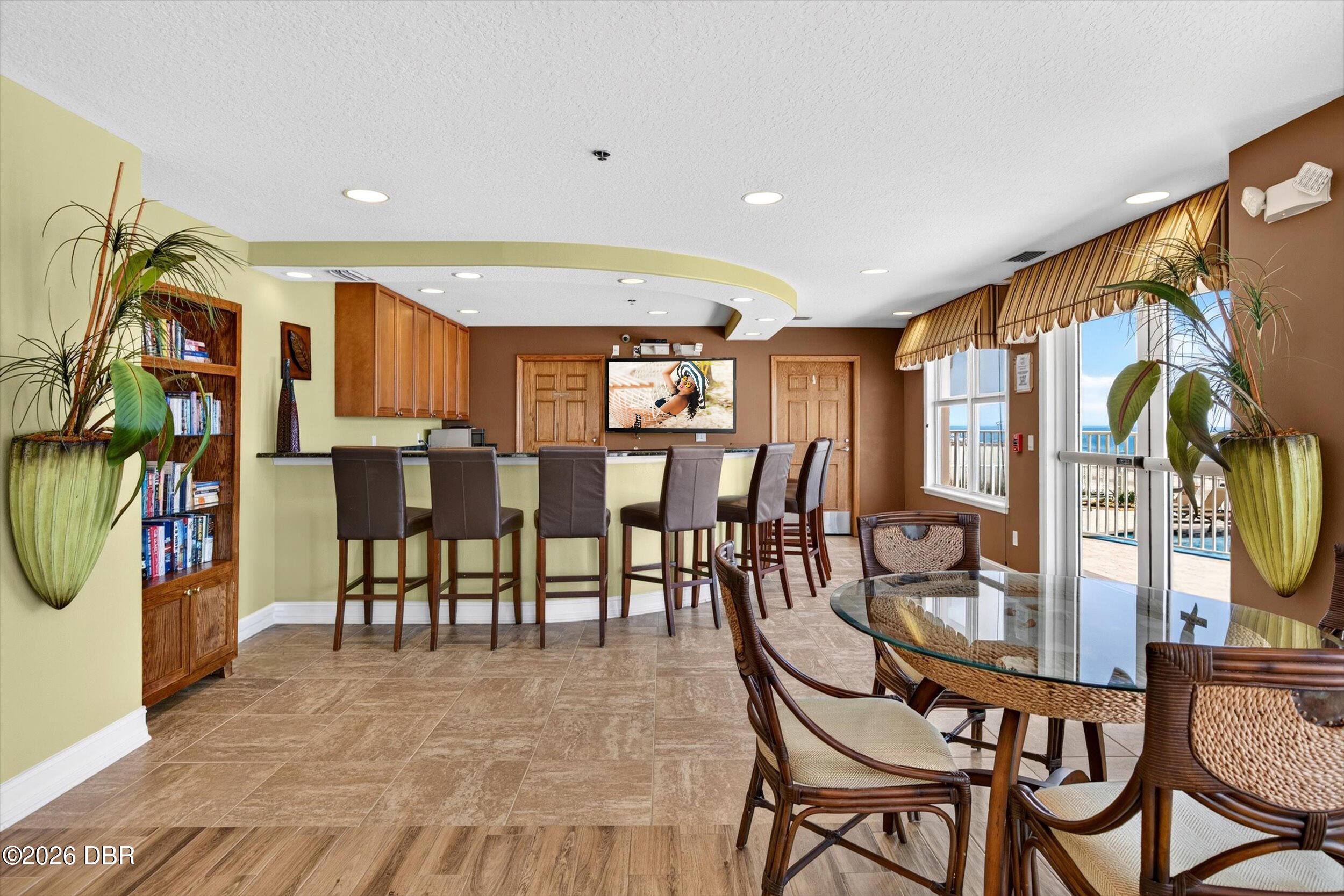 3343 S Atlantic Avenue Unit: 204