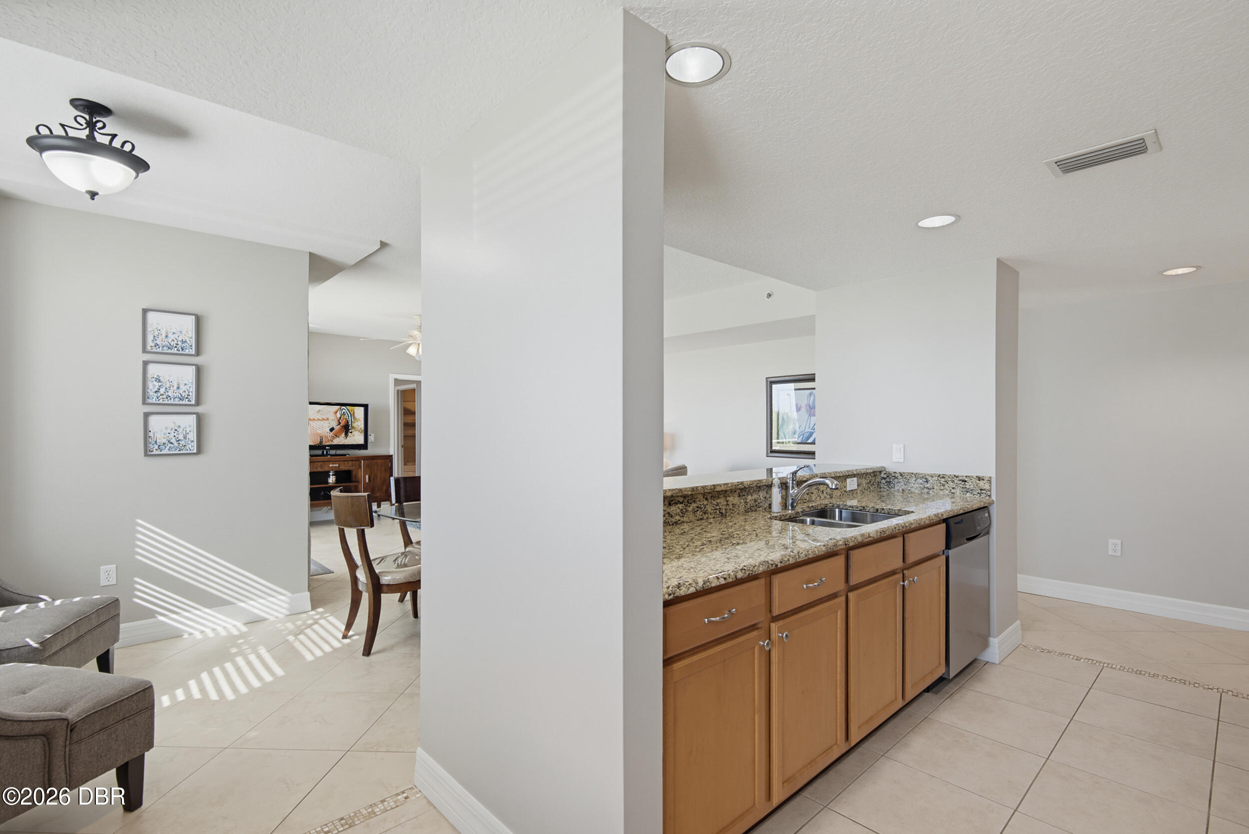 2071 S Atlantic Avenue 305