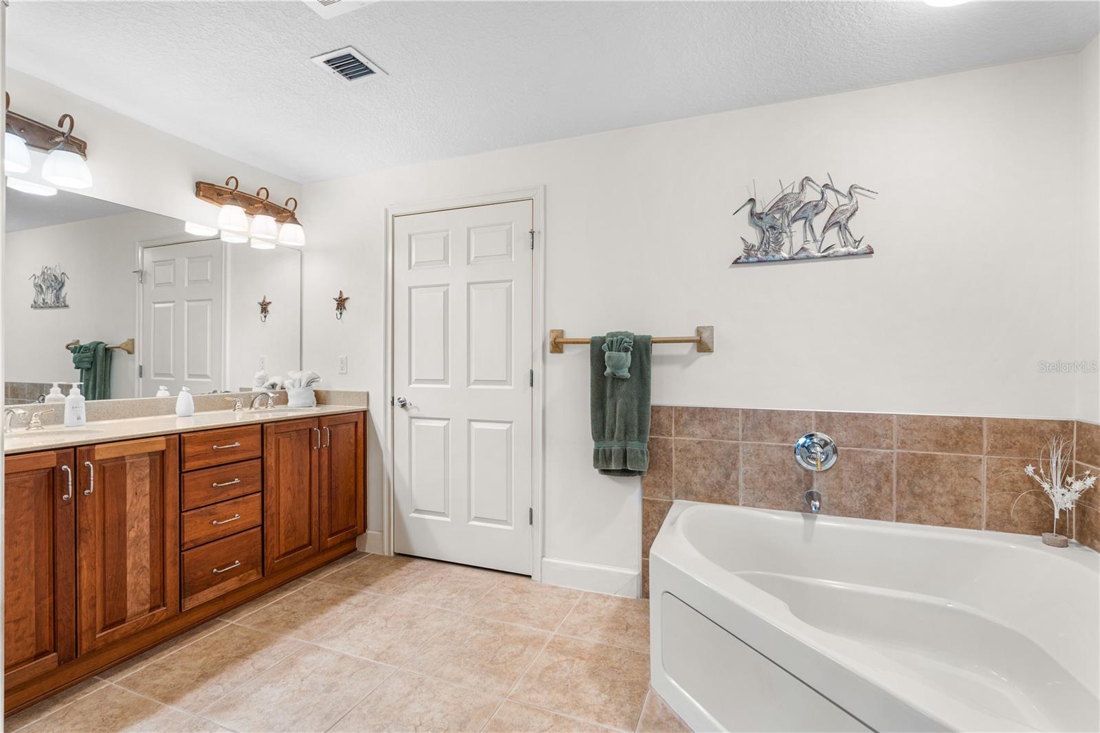 2403 S. Atlantic Avenue Unit: 309