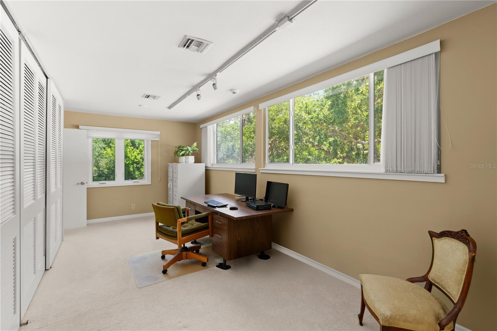 1010/1020 Big Tree Road