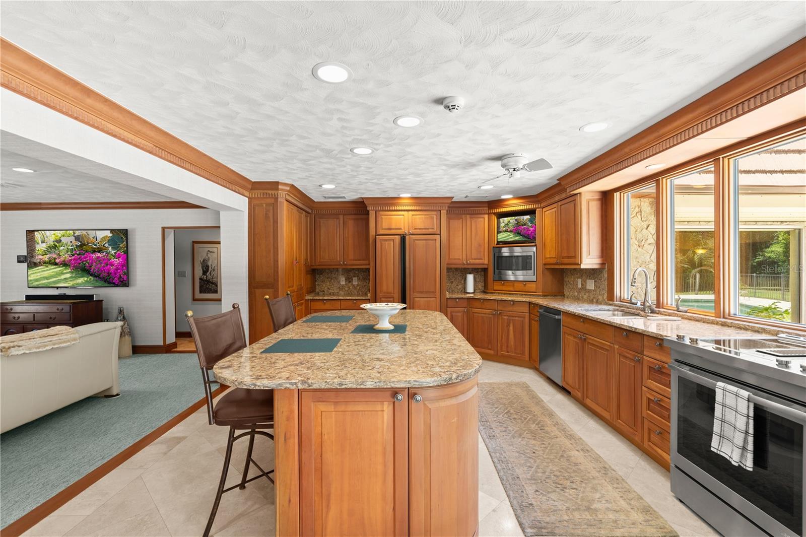 1010/1020 Big Tree Road