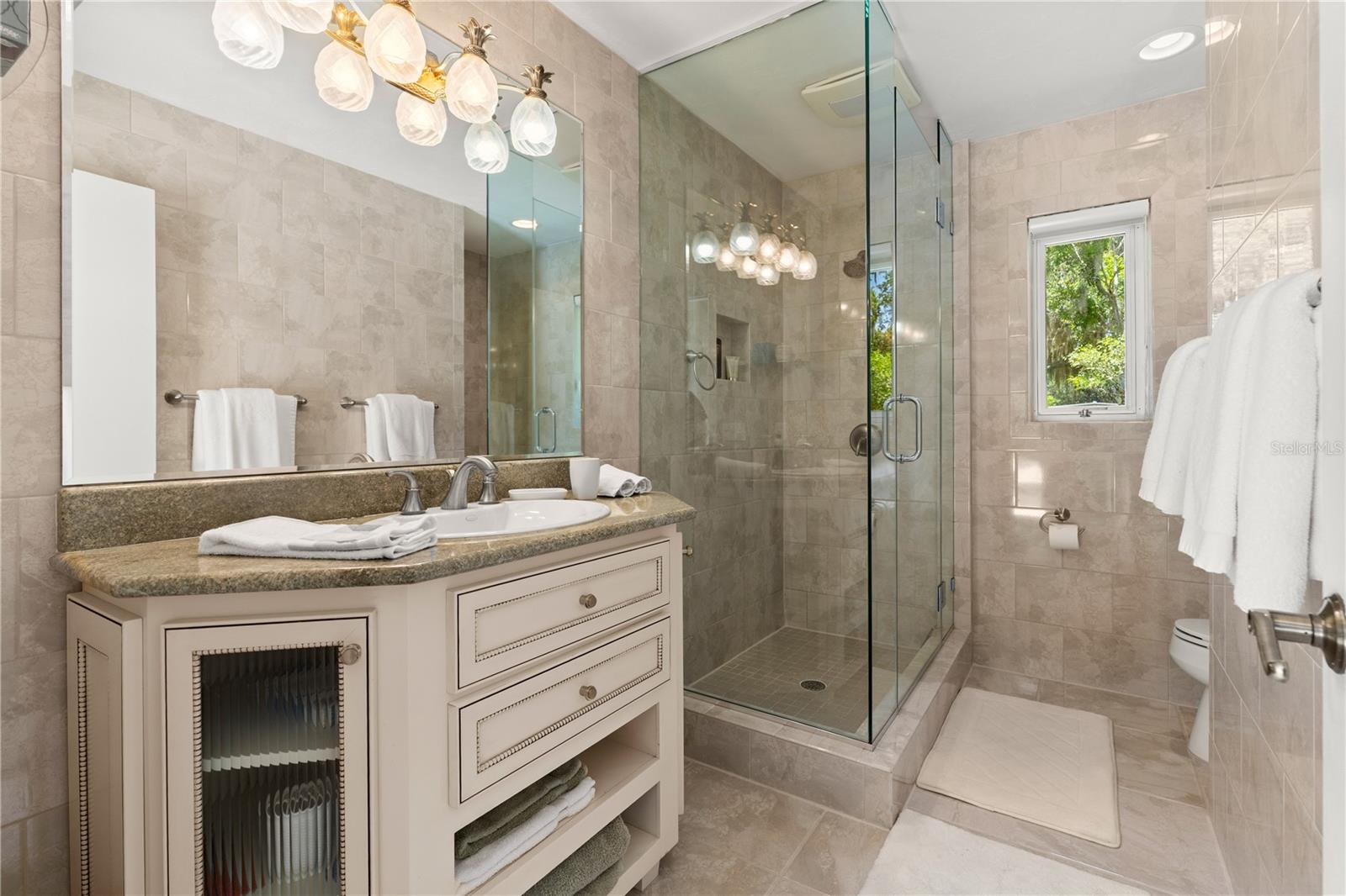 1010/1020 Big Tree Road