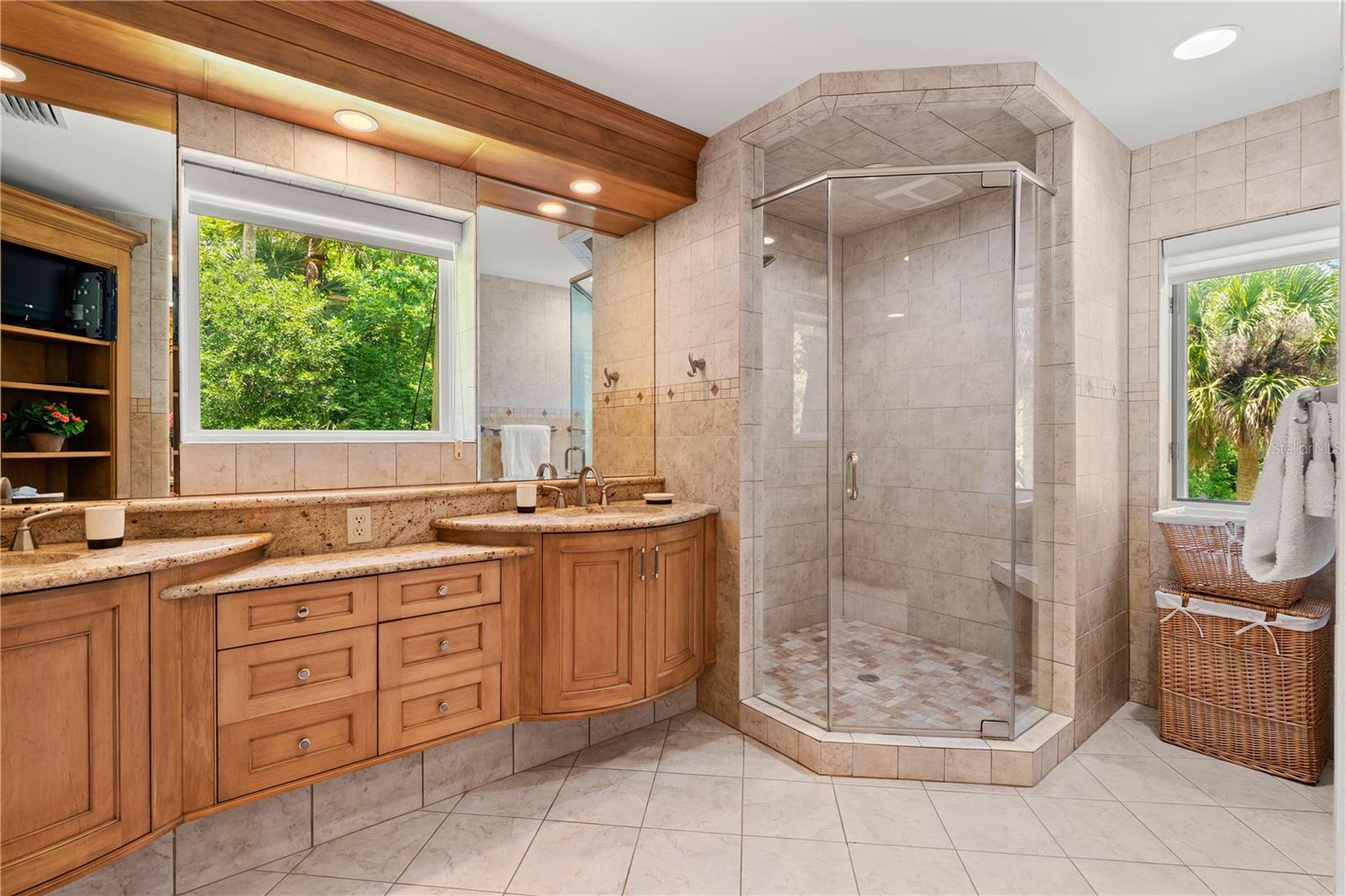 1010/1020 Big Tree Road