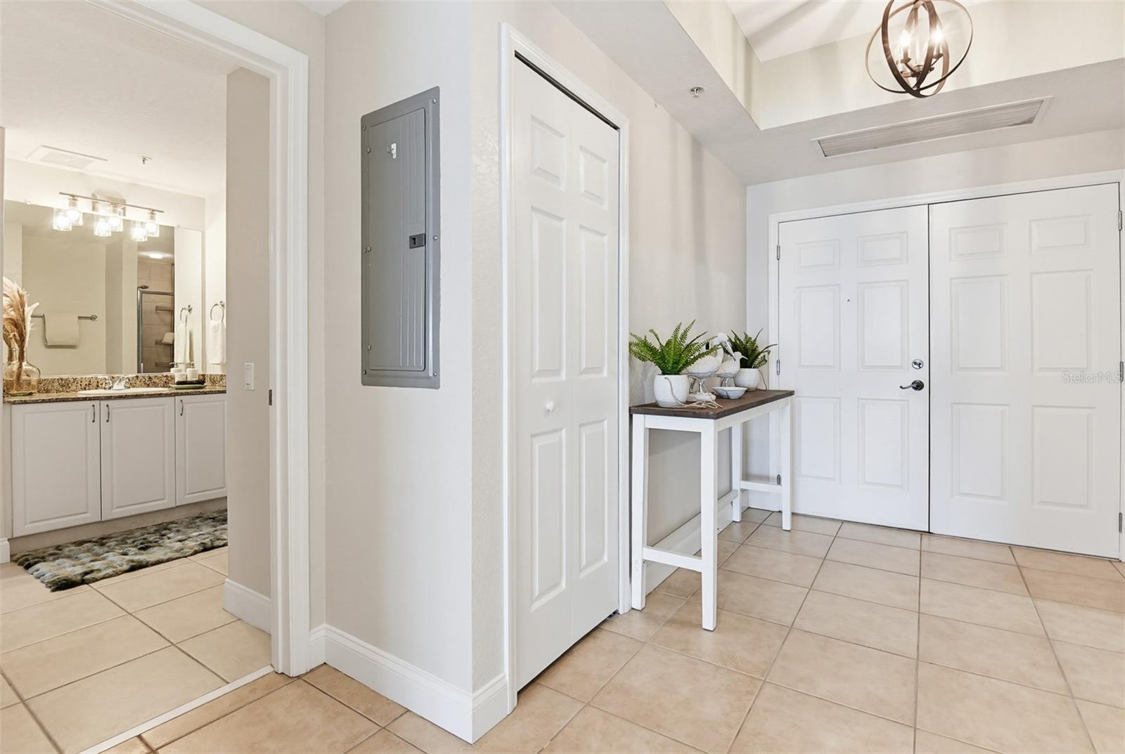 2 OCEANS WEST BLVD #1702