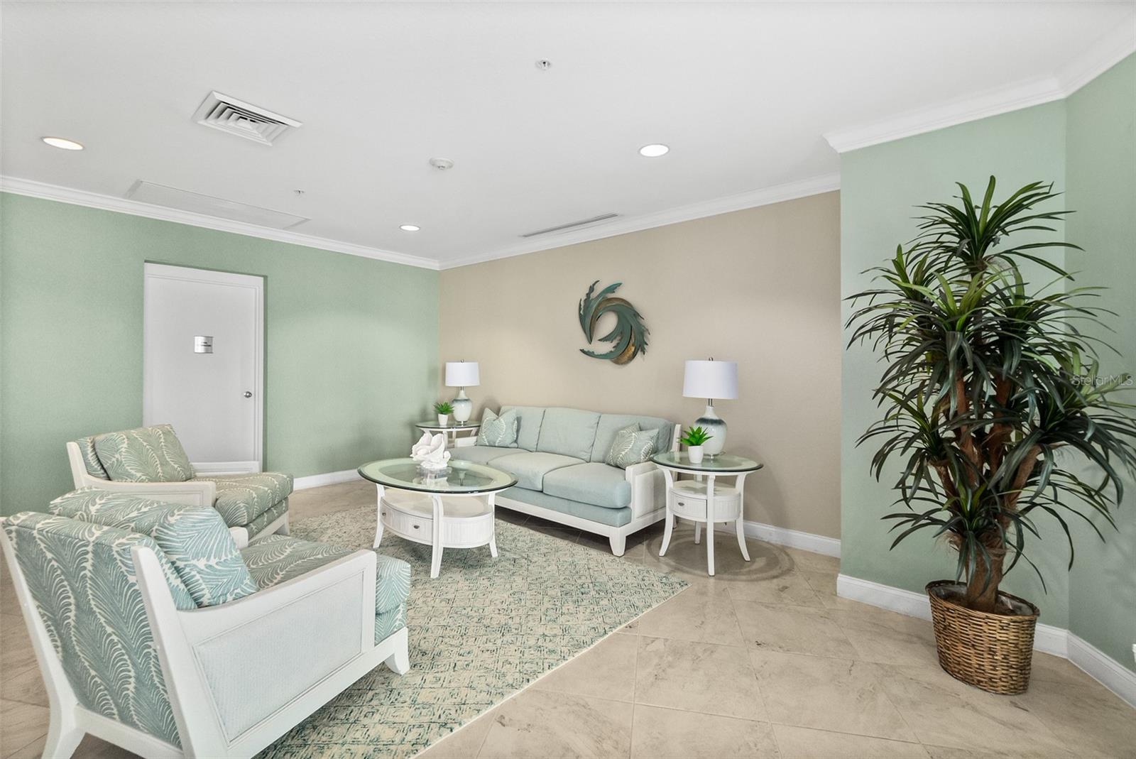 2 OCEANS WEST BLVD #1702