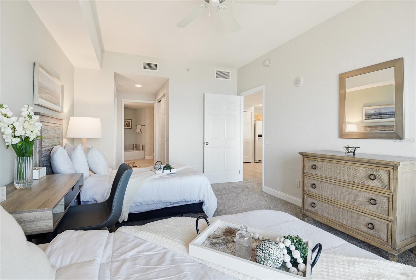 2 OCEANS WEST BLVD #1702