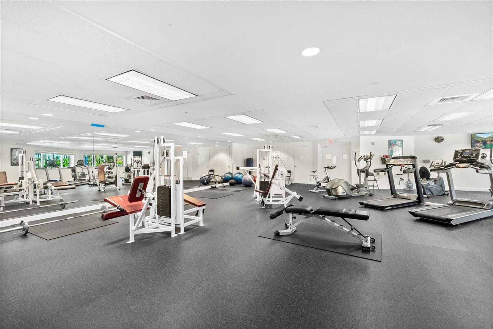 2 OCEANS WEST BLVD #1702