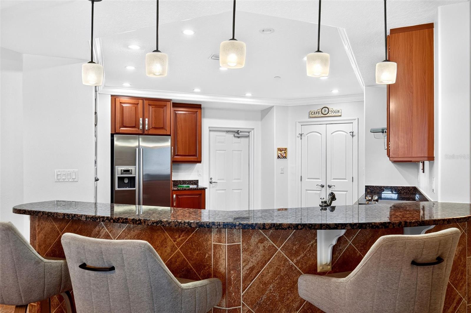 3245 S Atlantic Avenue Unit: 1002