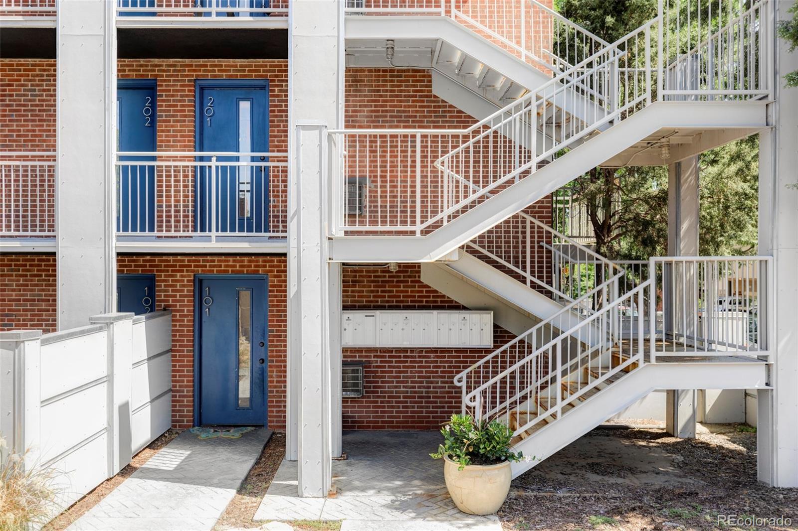 1 N Pearl Street Unit: 201