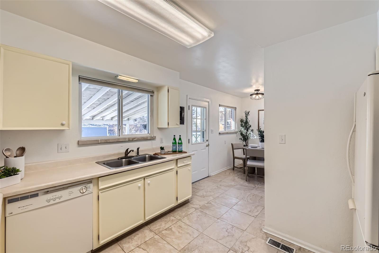 1930 Wynkoop Drive