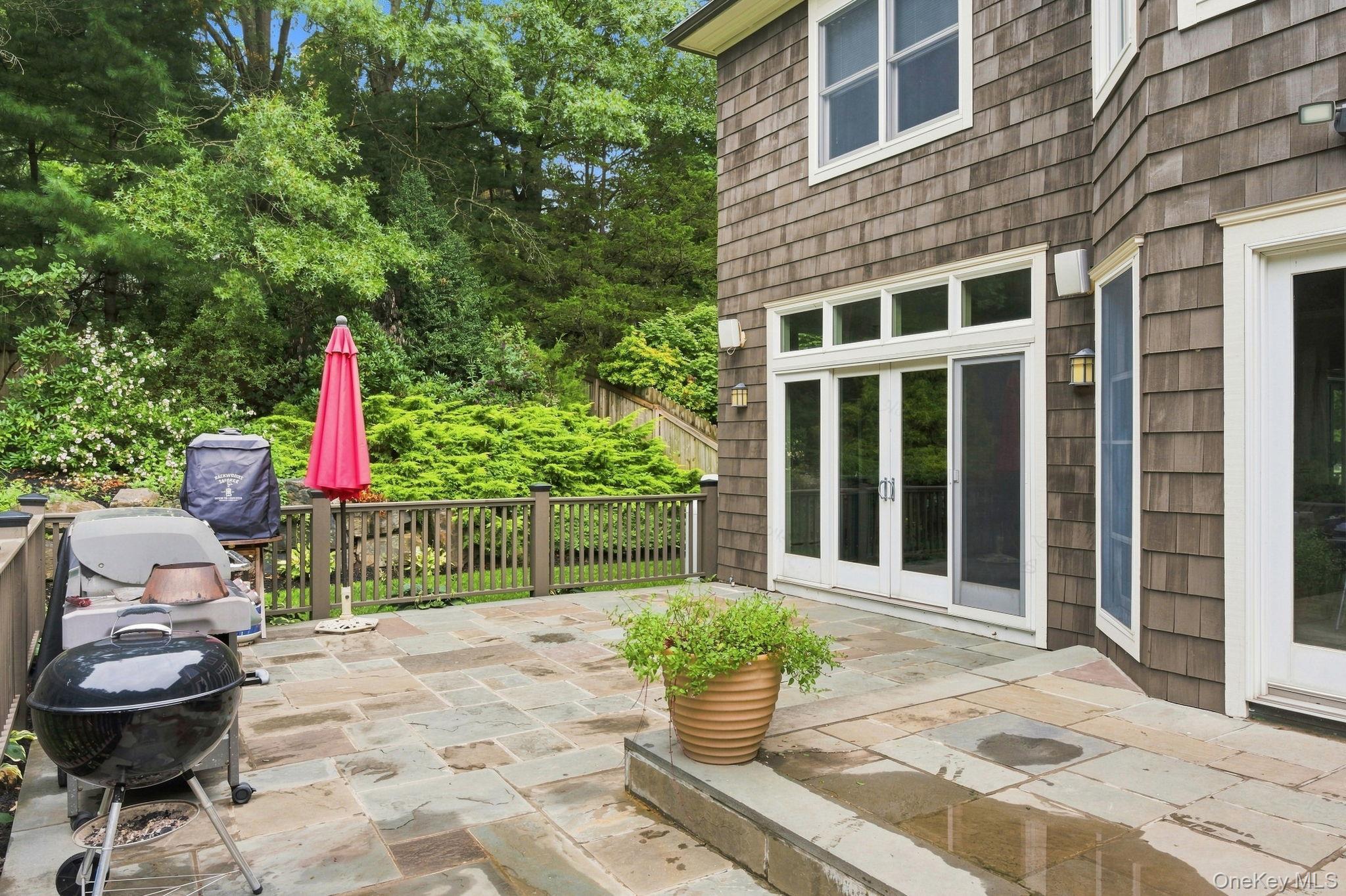 7 Lauro Ridge Court