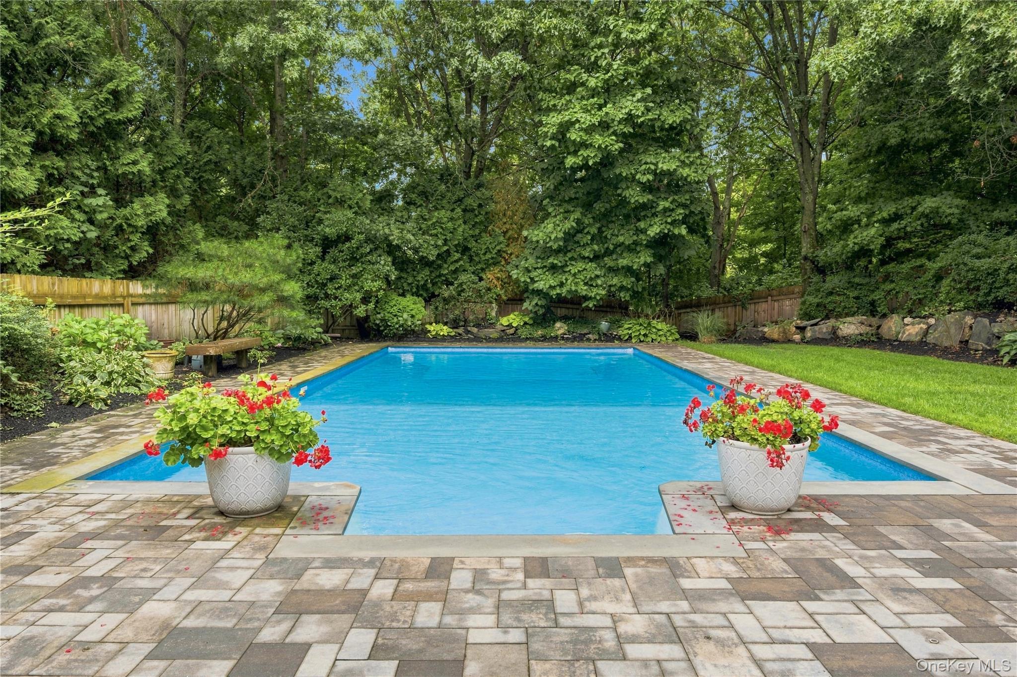 7 Lauro Ridge Court