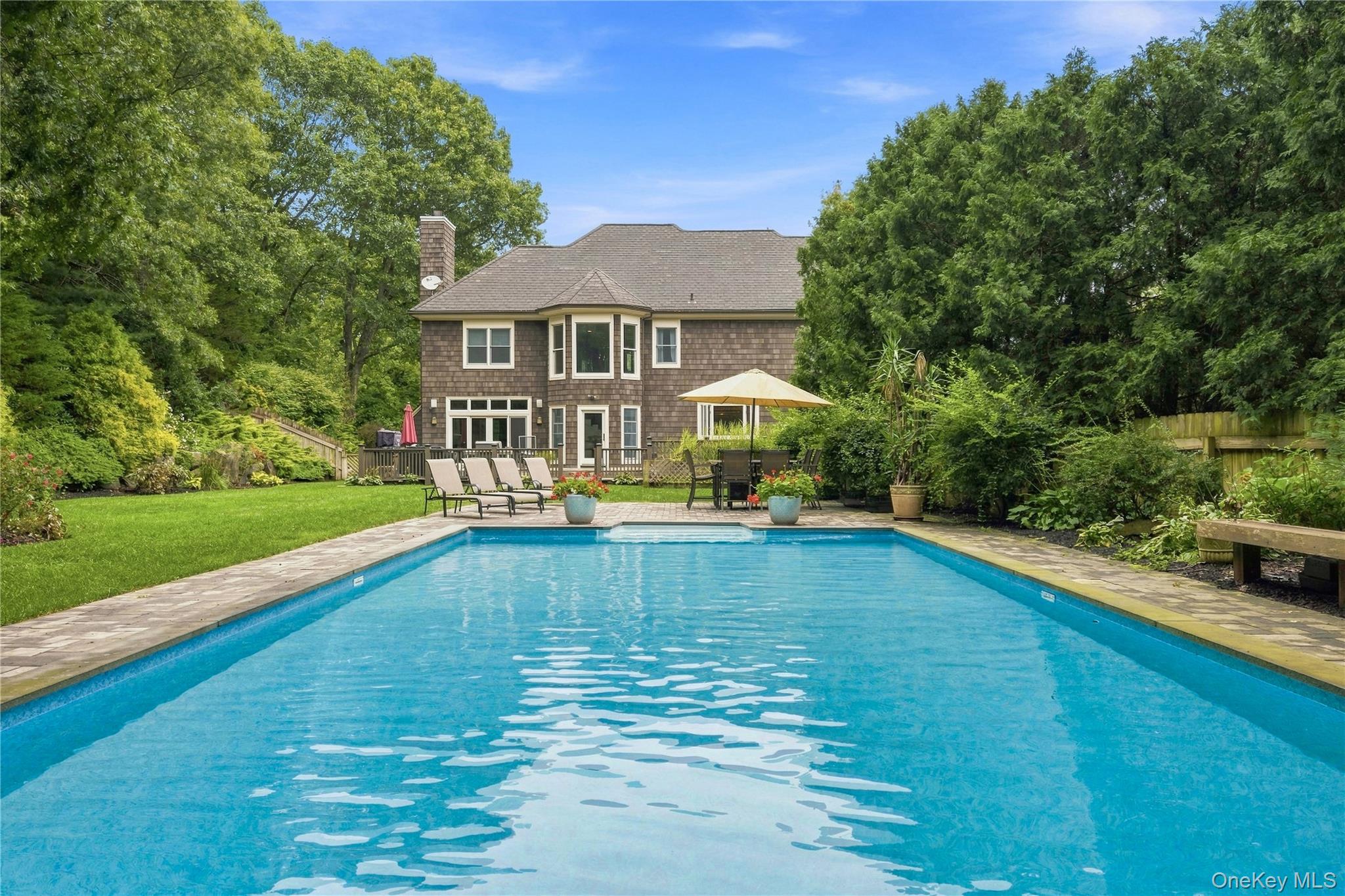 7 Lauro Ridge Court