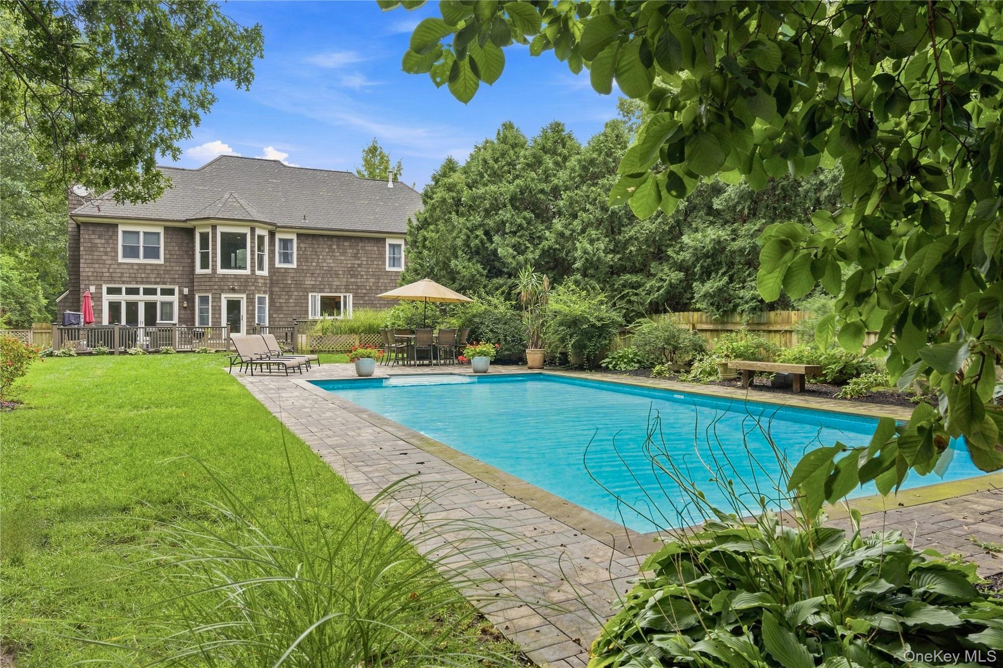 7 Lauro Ridge Court
