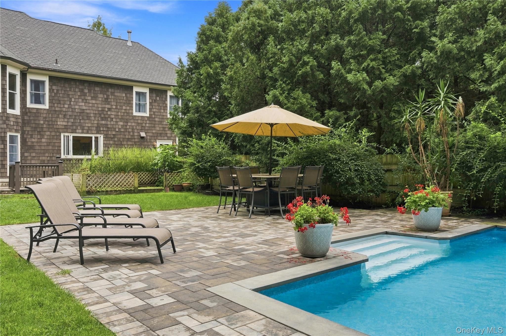 7 Lauro Ridge Court