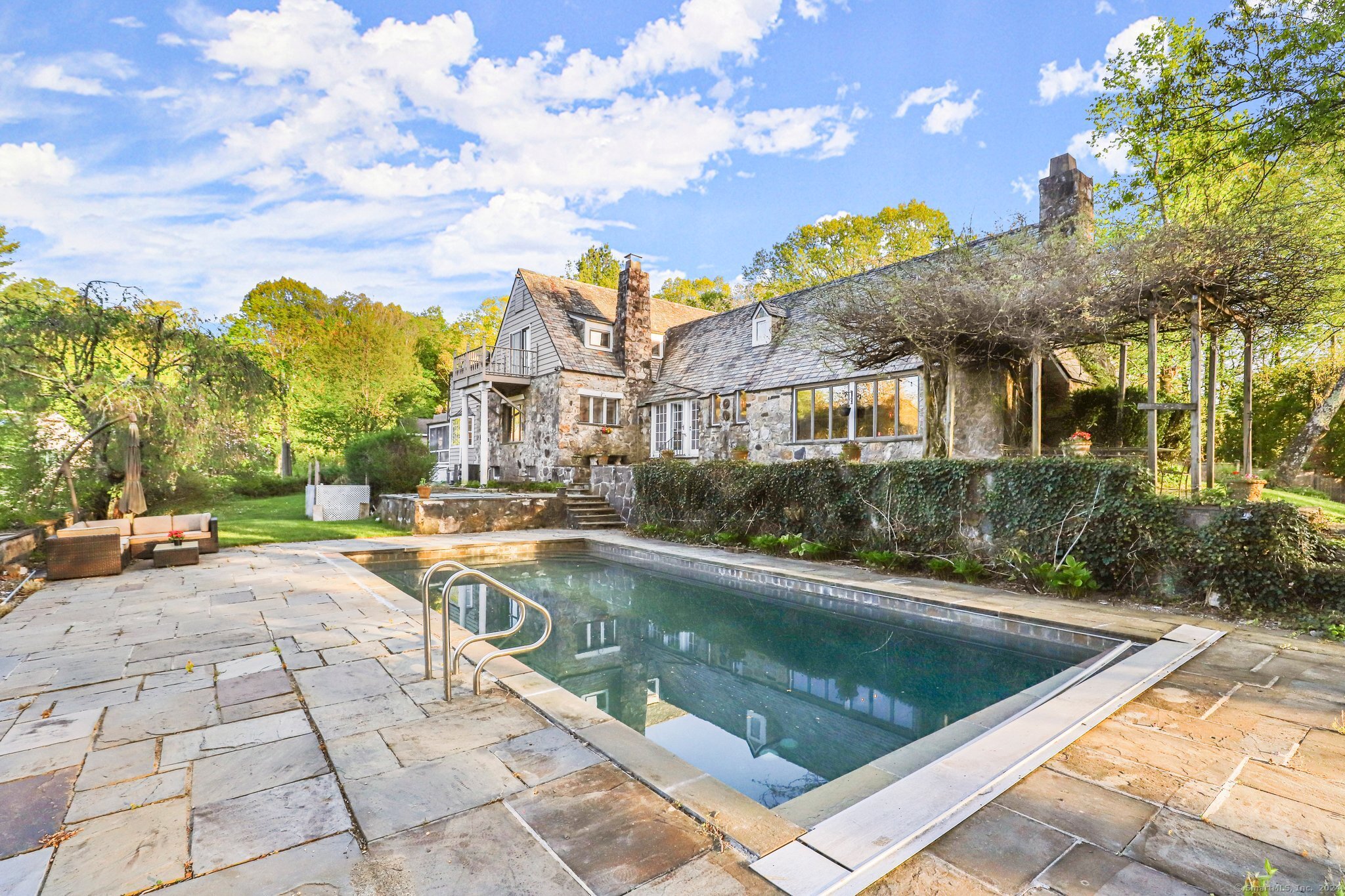 37 Mayapple Road