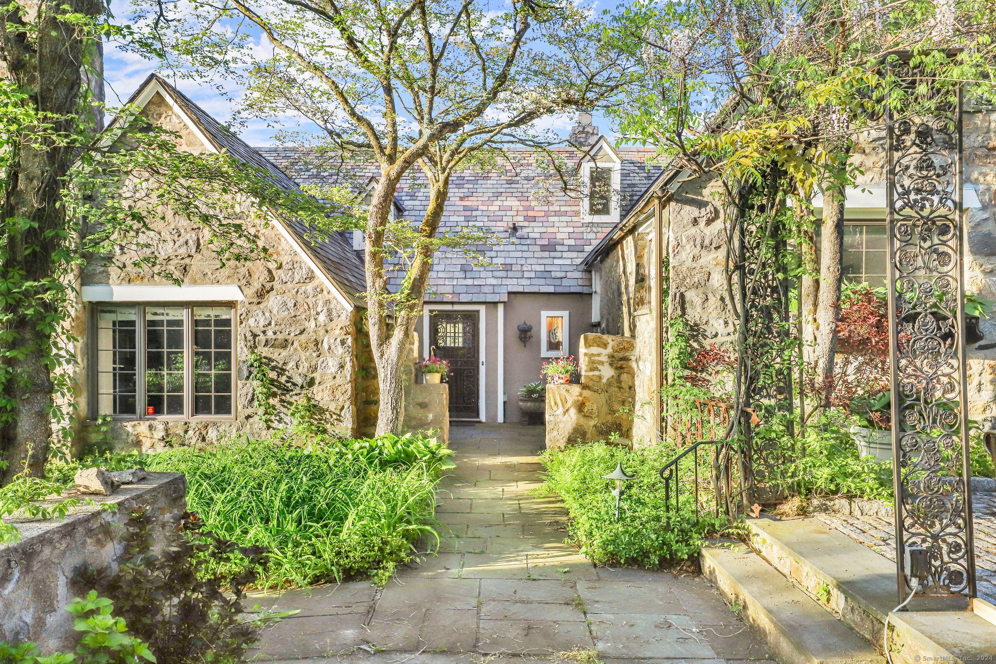 37 Mayapple Road