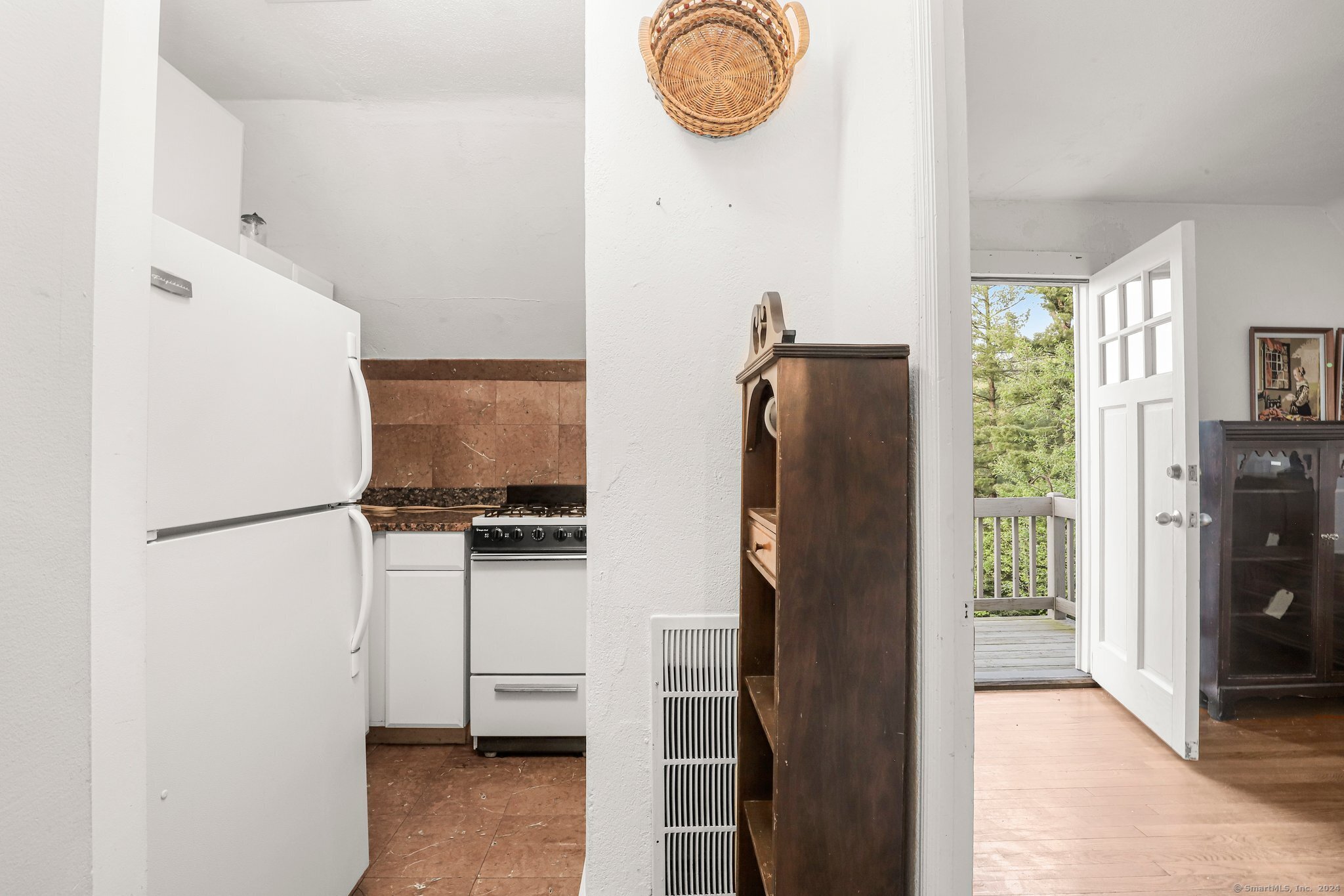 37 Mayapple Road