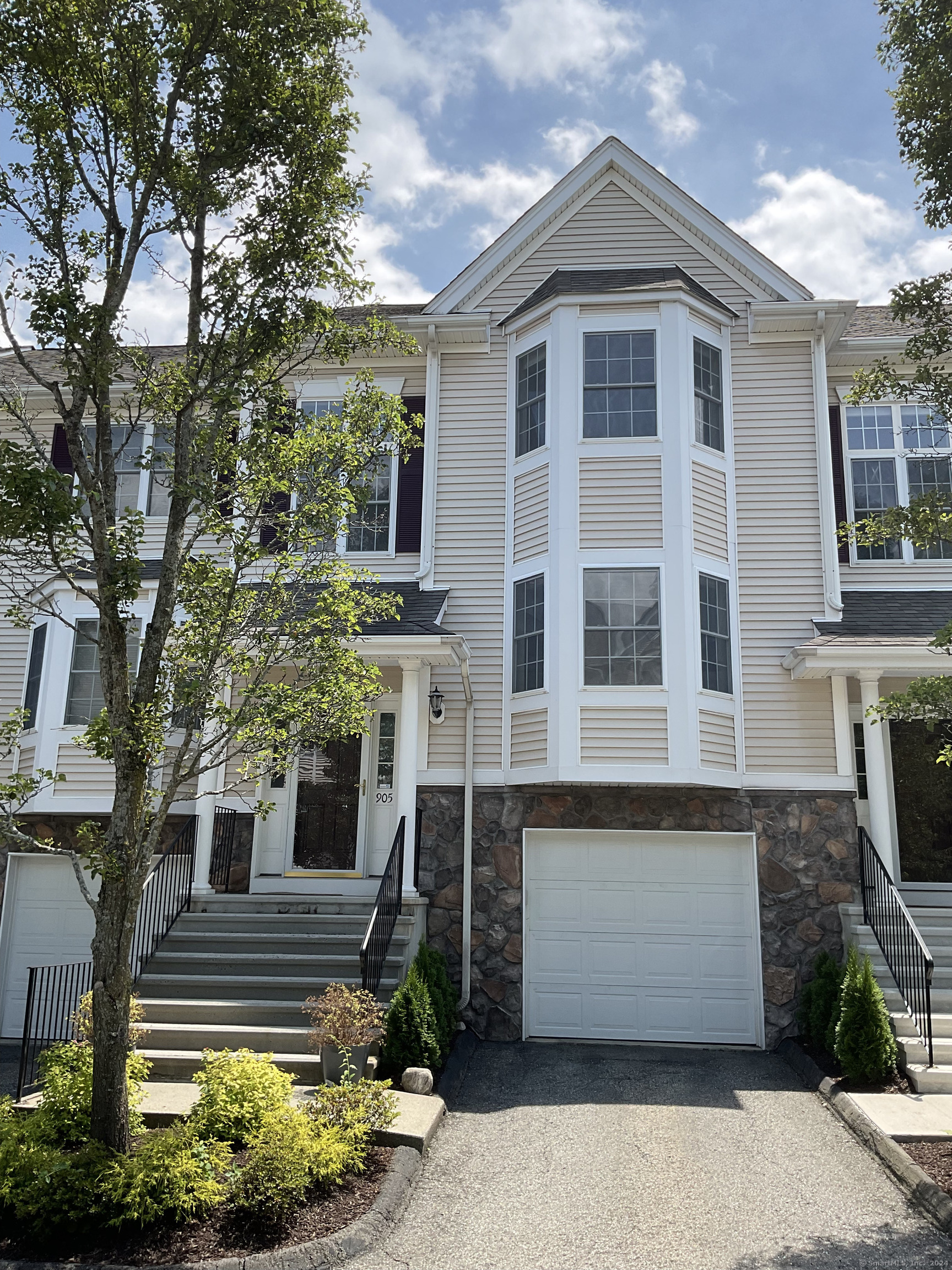 905 Larson Drive #905