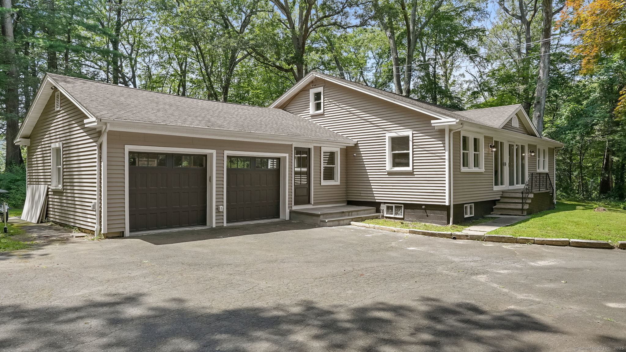 240 Great Plain Road