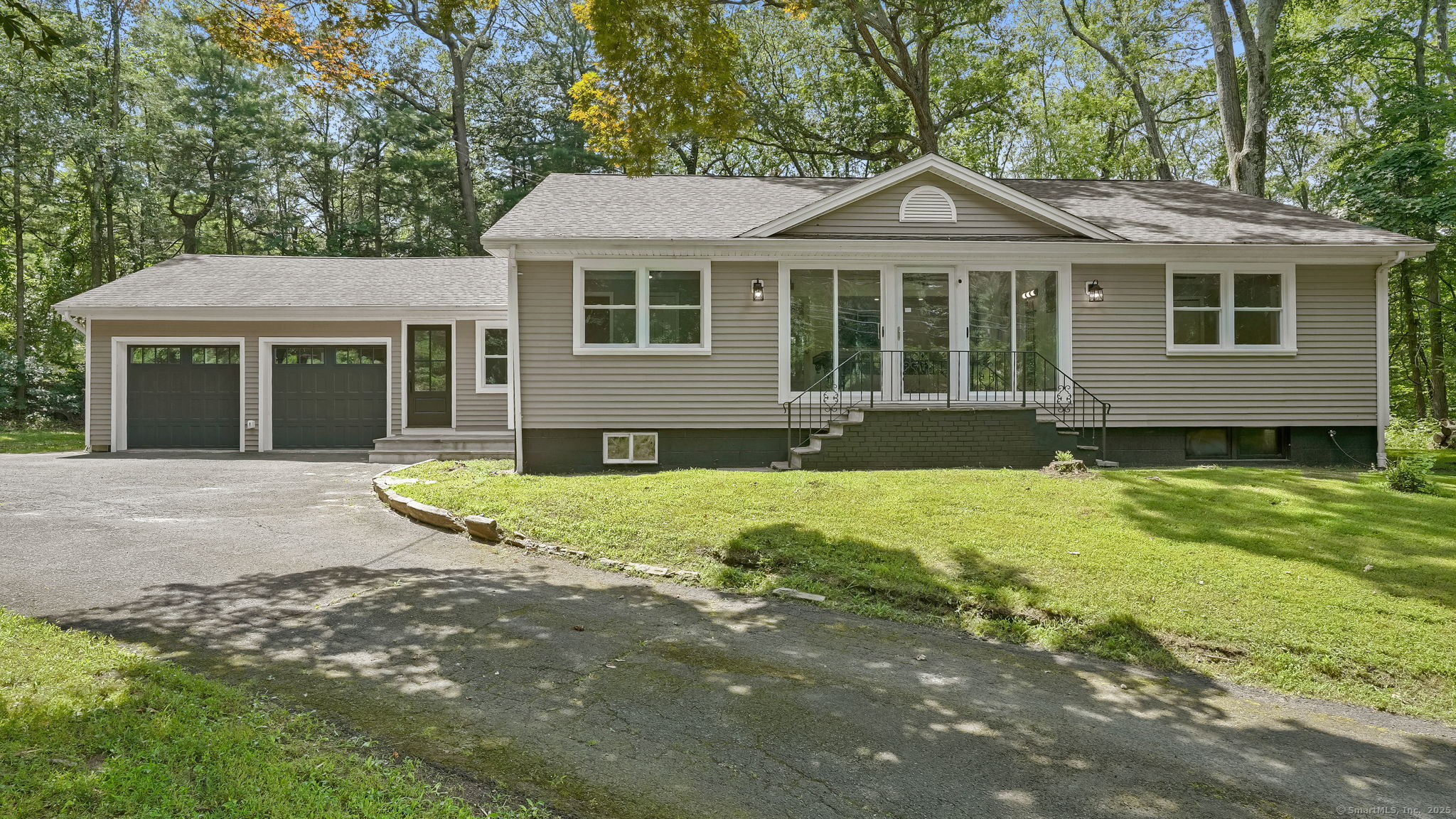 240 Great Plain Road