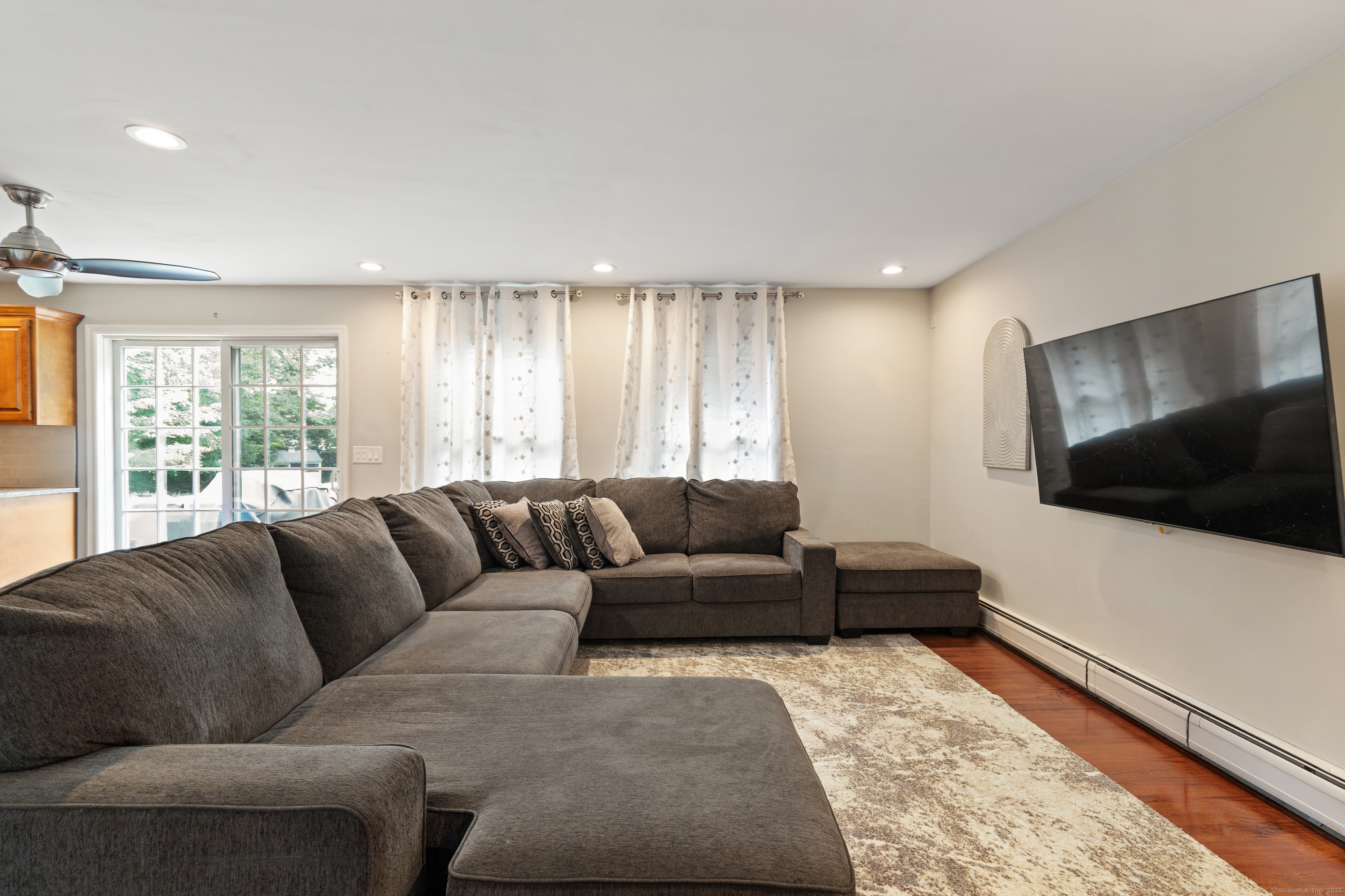 7 Hawleyville Road