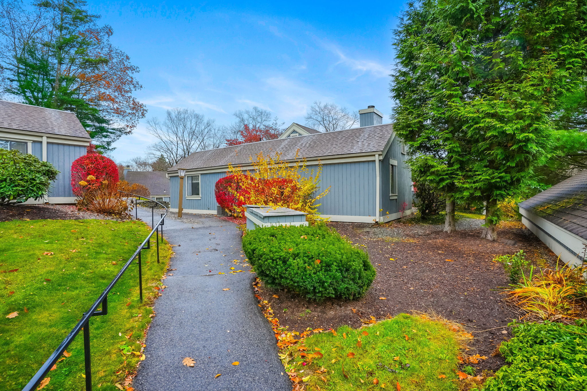 511 Heritage Village B