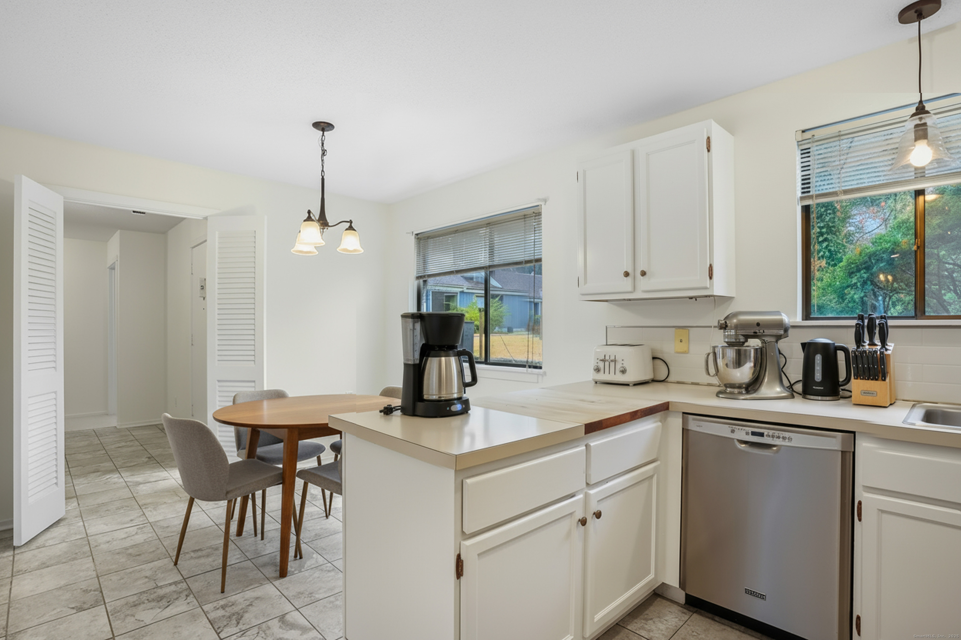 511 Heritage Village B