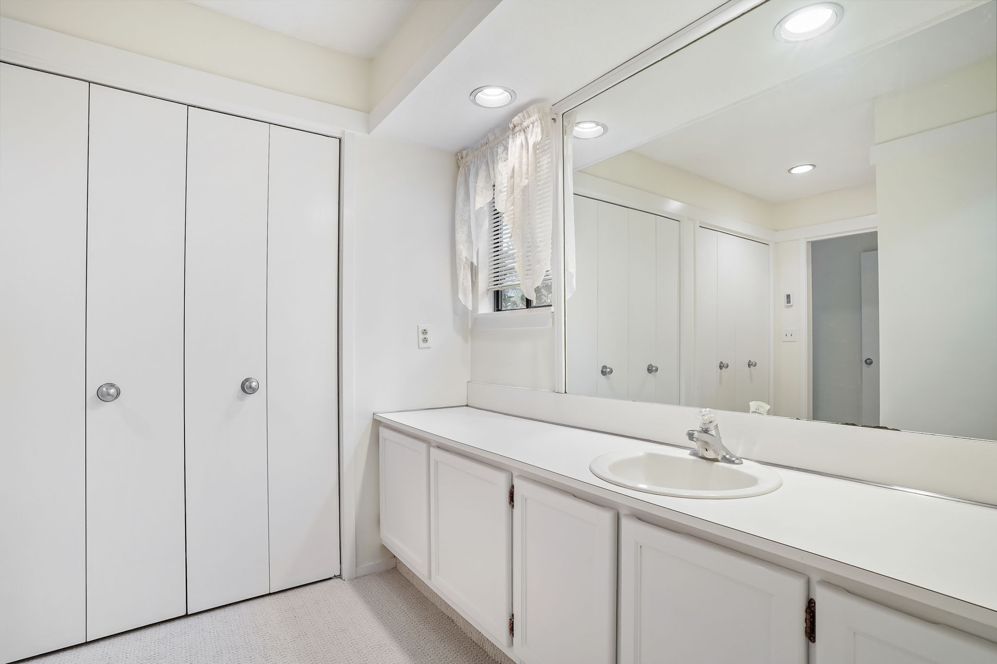 511 Heritage Village B