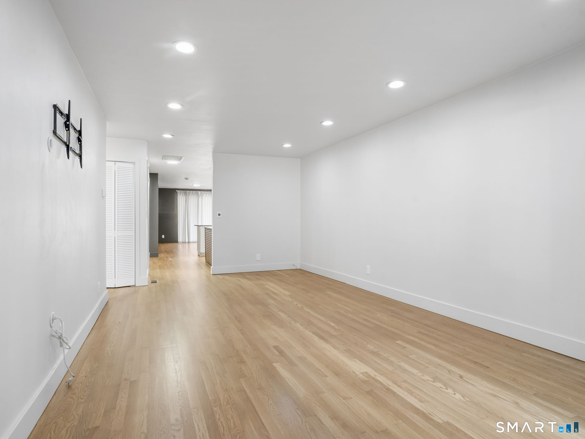 170 Forest Street Unit: 9