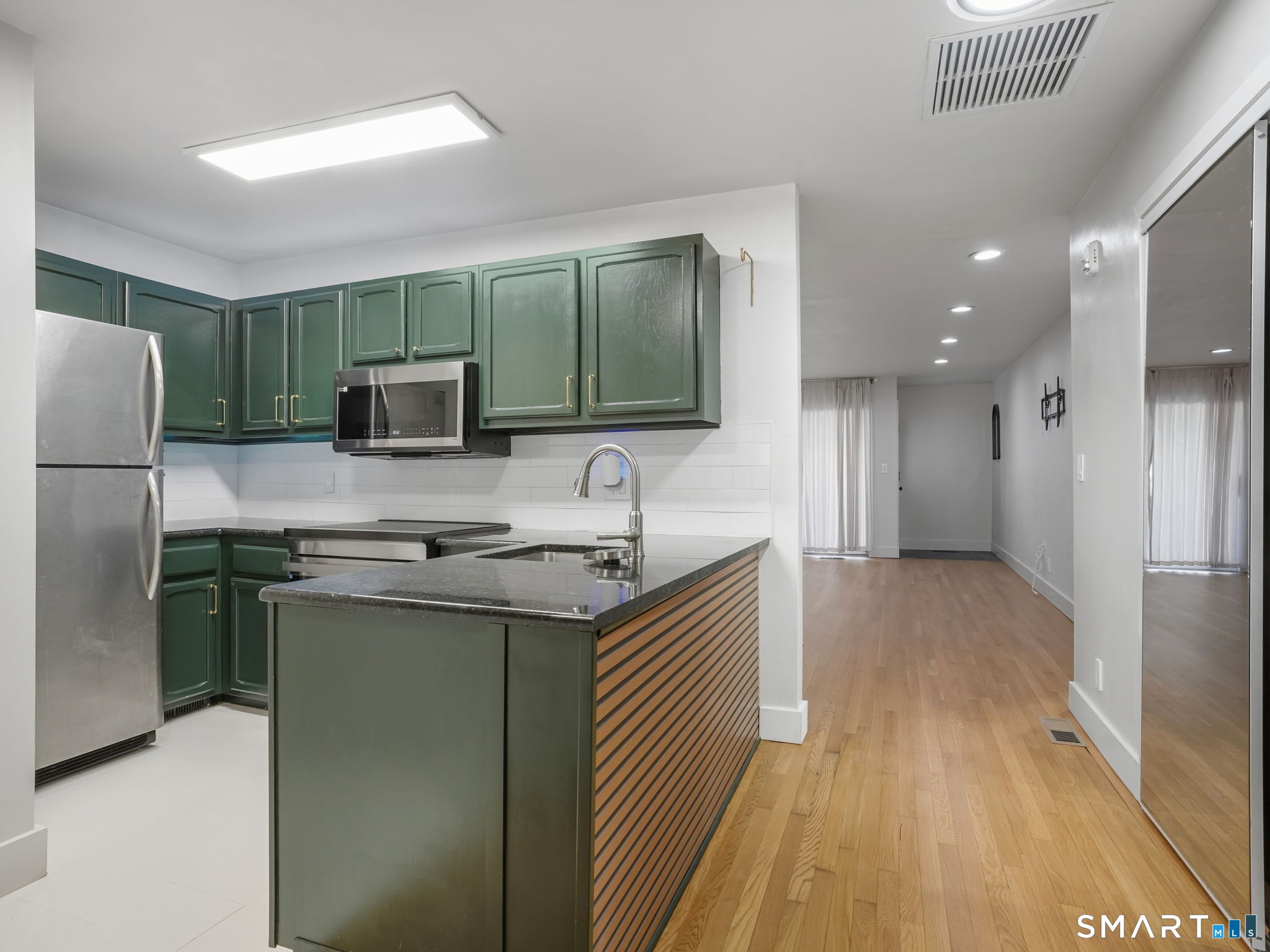 170 Forest Street Unit: 9