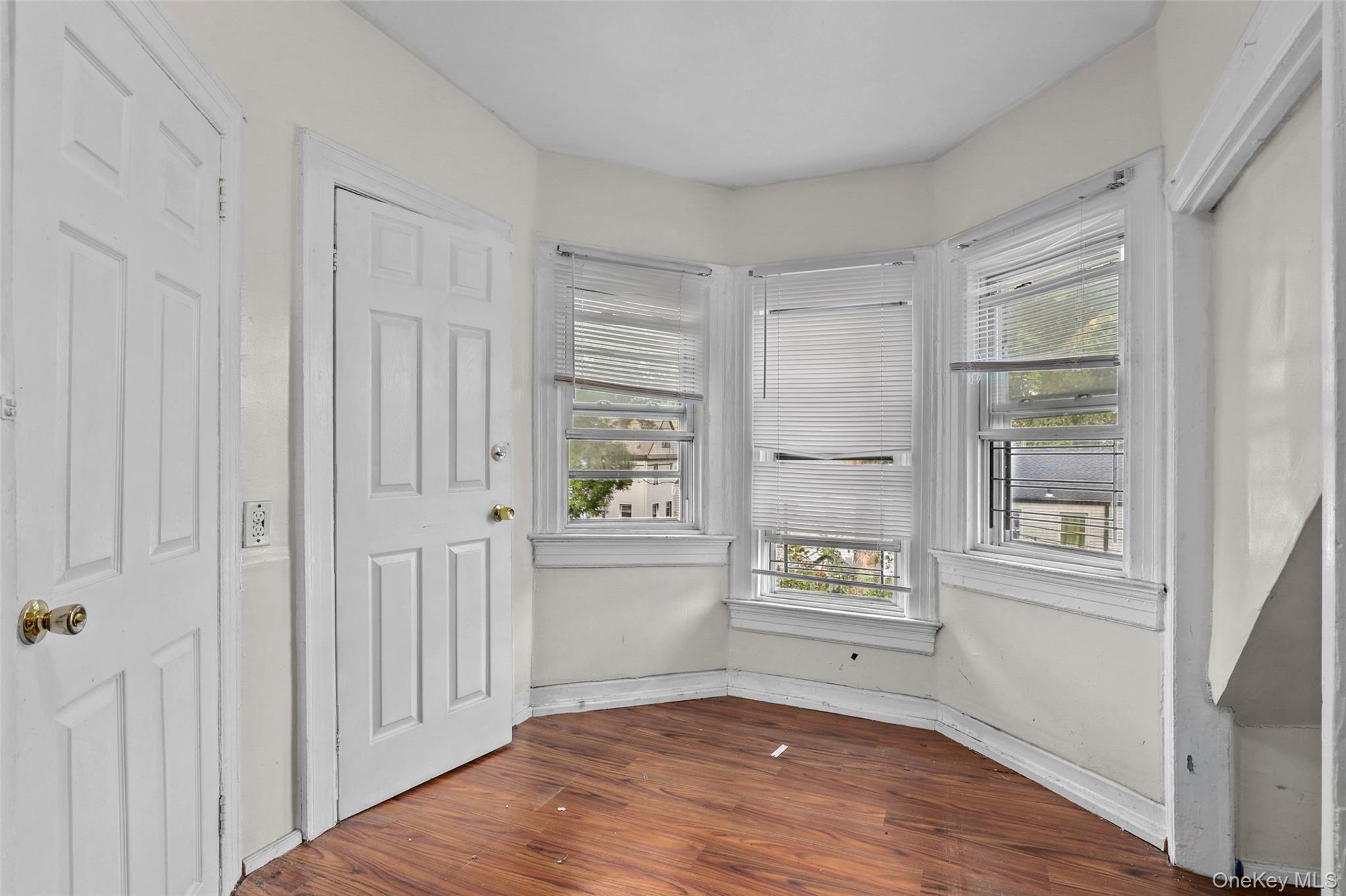 112 S 7th Avenue