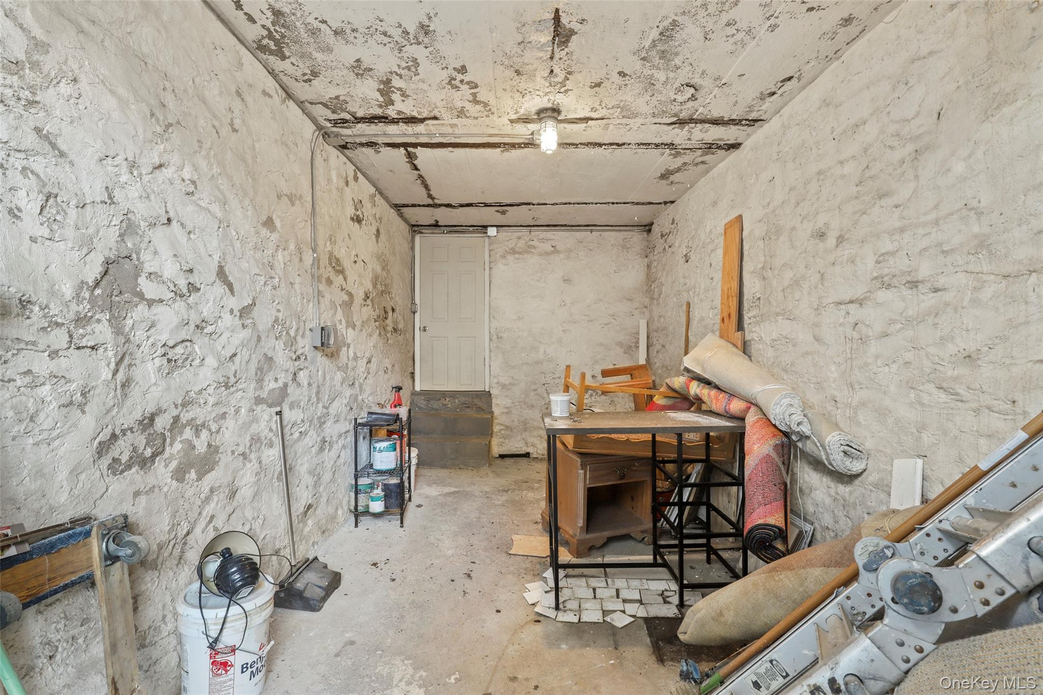 112 S 7th Avenue
