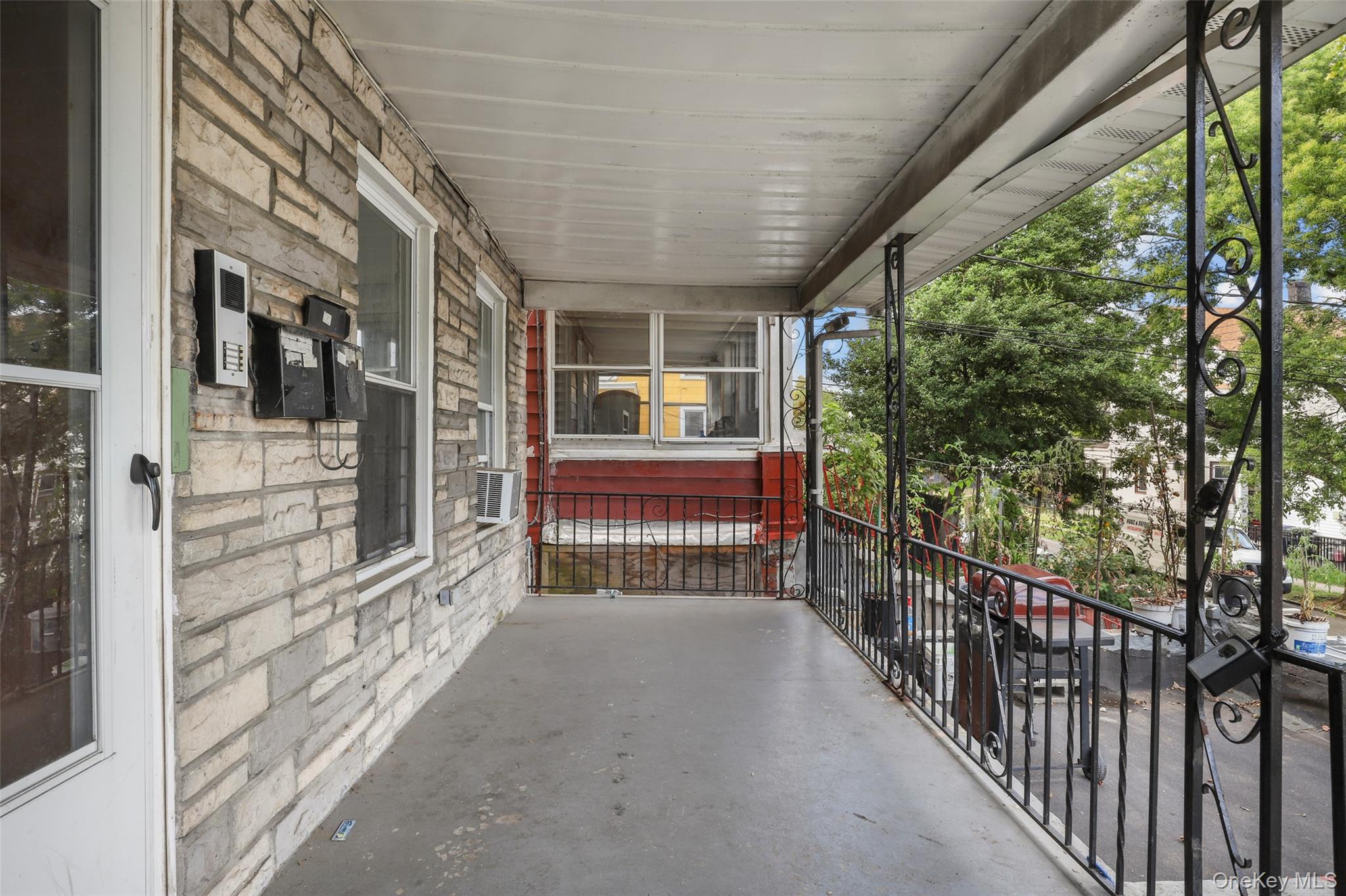112 S 7th Avenue