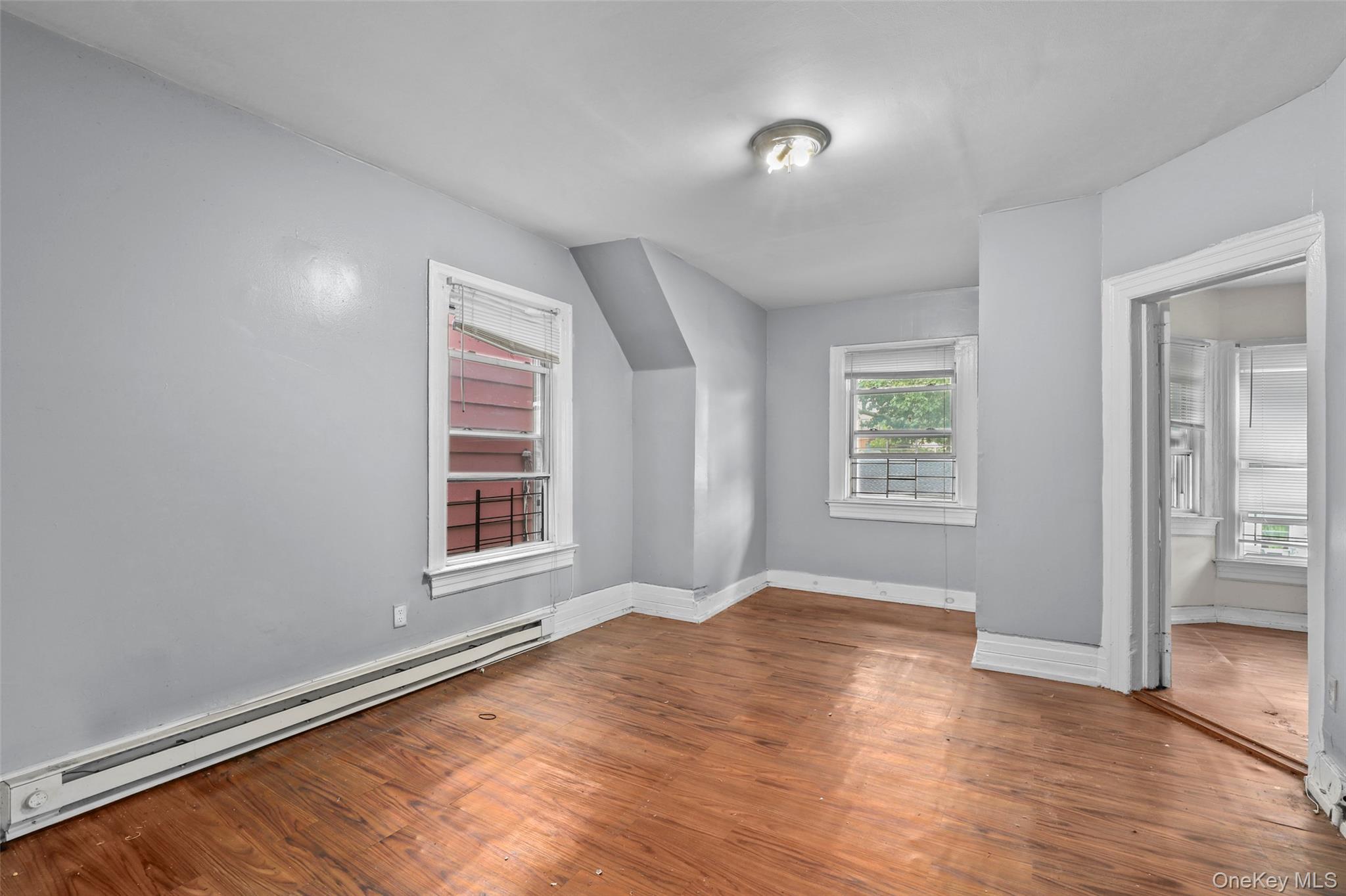 112 S 7th Avenue