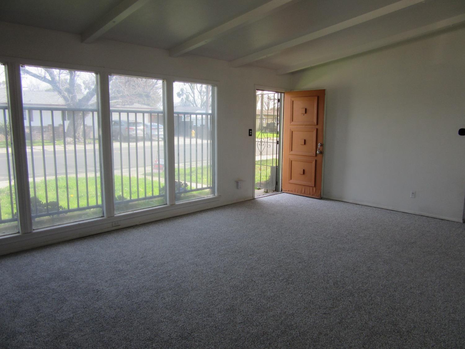 1502 Ashwood Drive