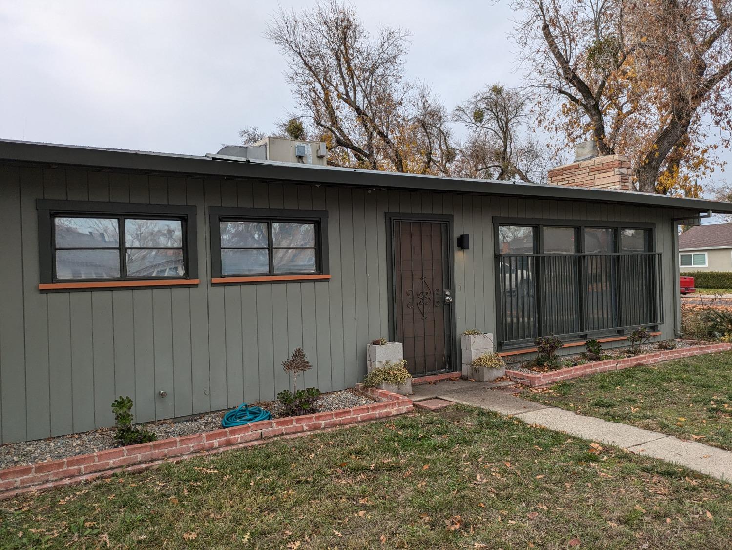 1502 Ashwood Drive