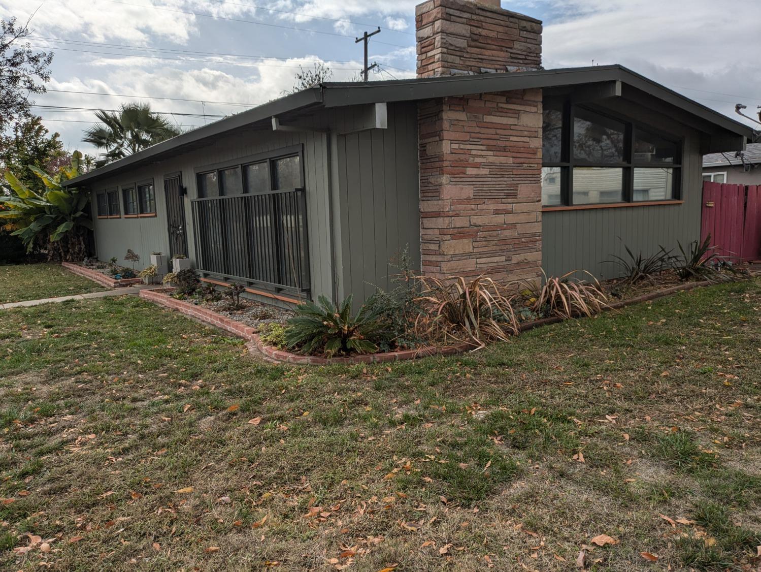 1502 Ashwood Drive