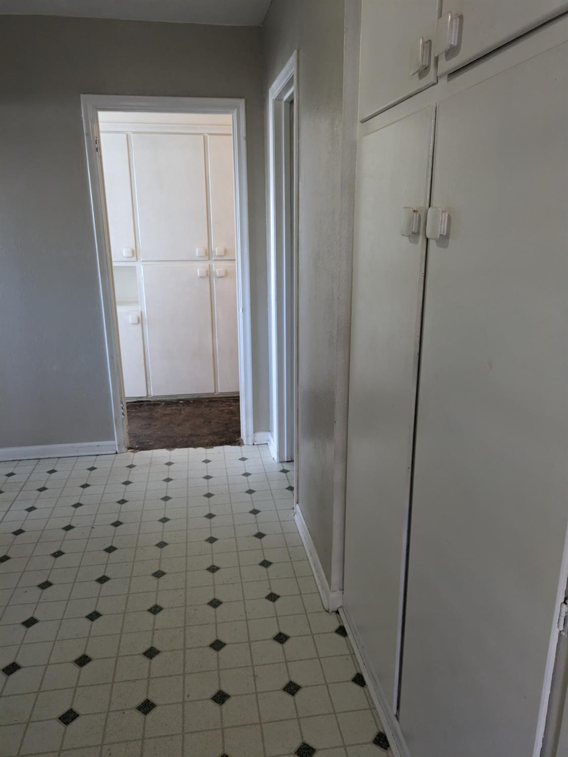 1502 Ashwood Drive