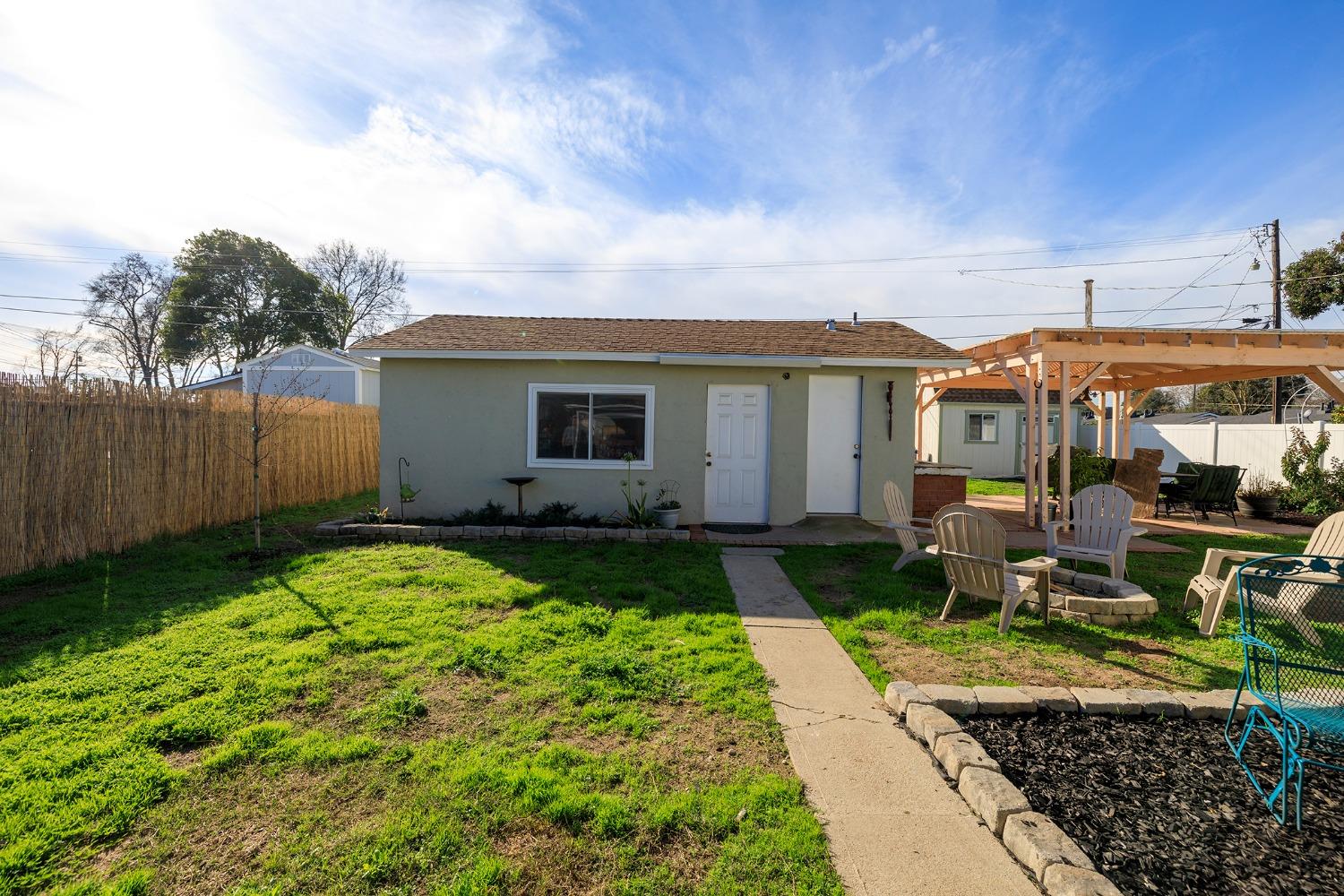 216 Johnson Avenue