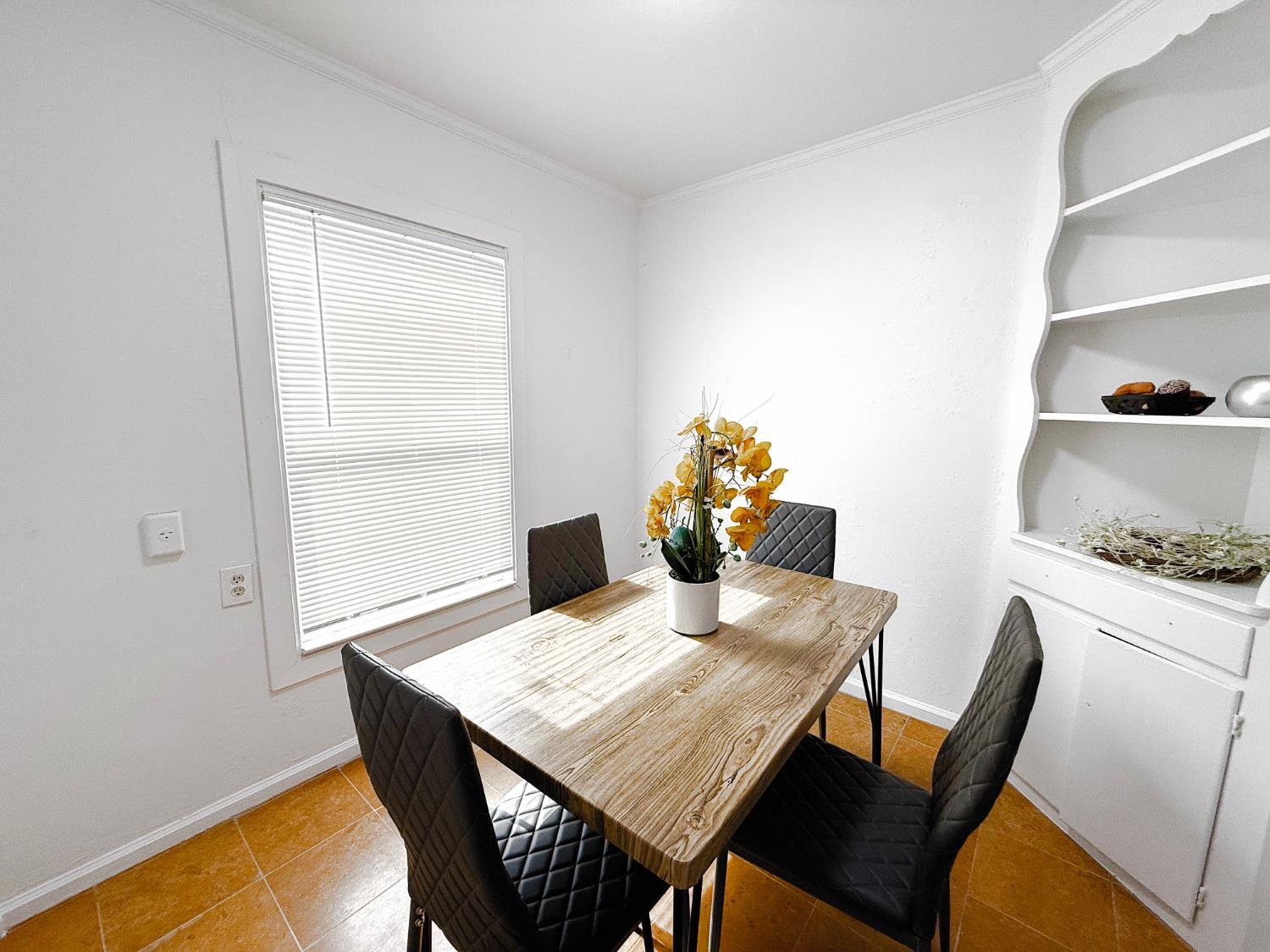 2207 N Sutter Street