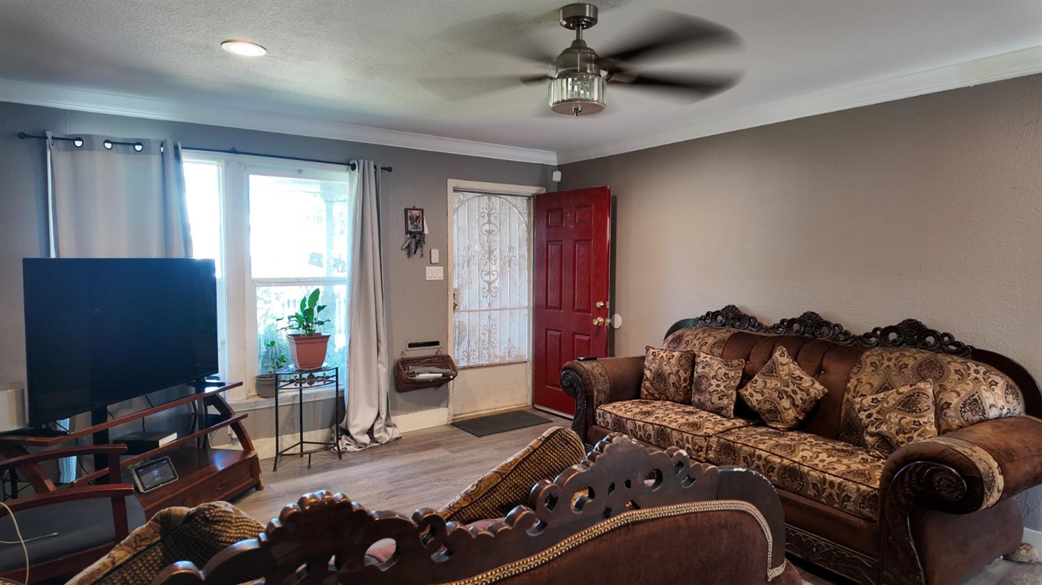 2472 E Sonora Street