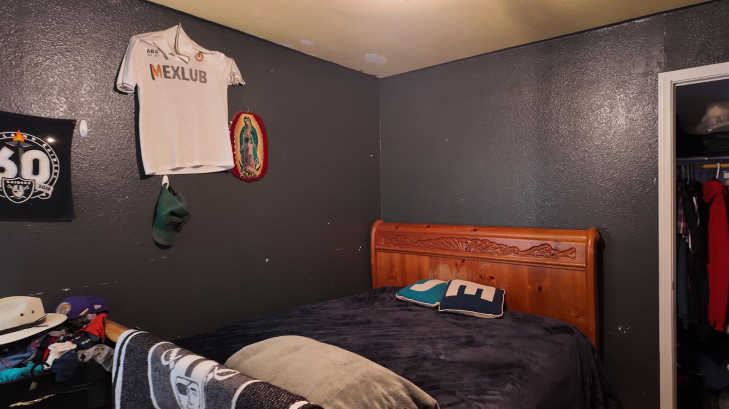 2472 E Sonora Street