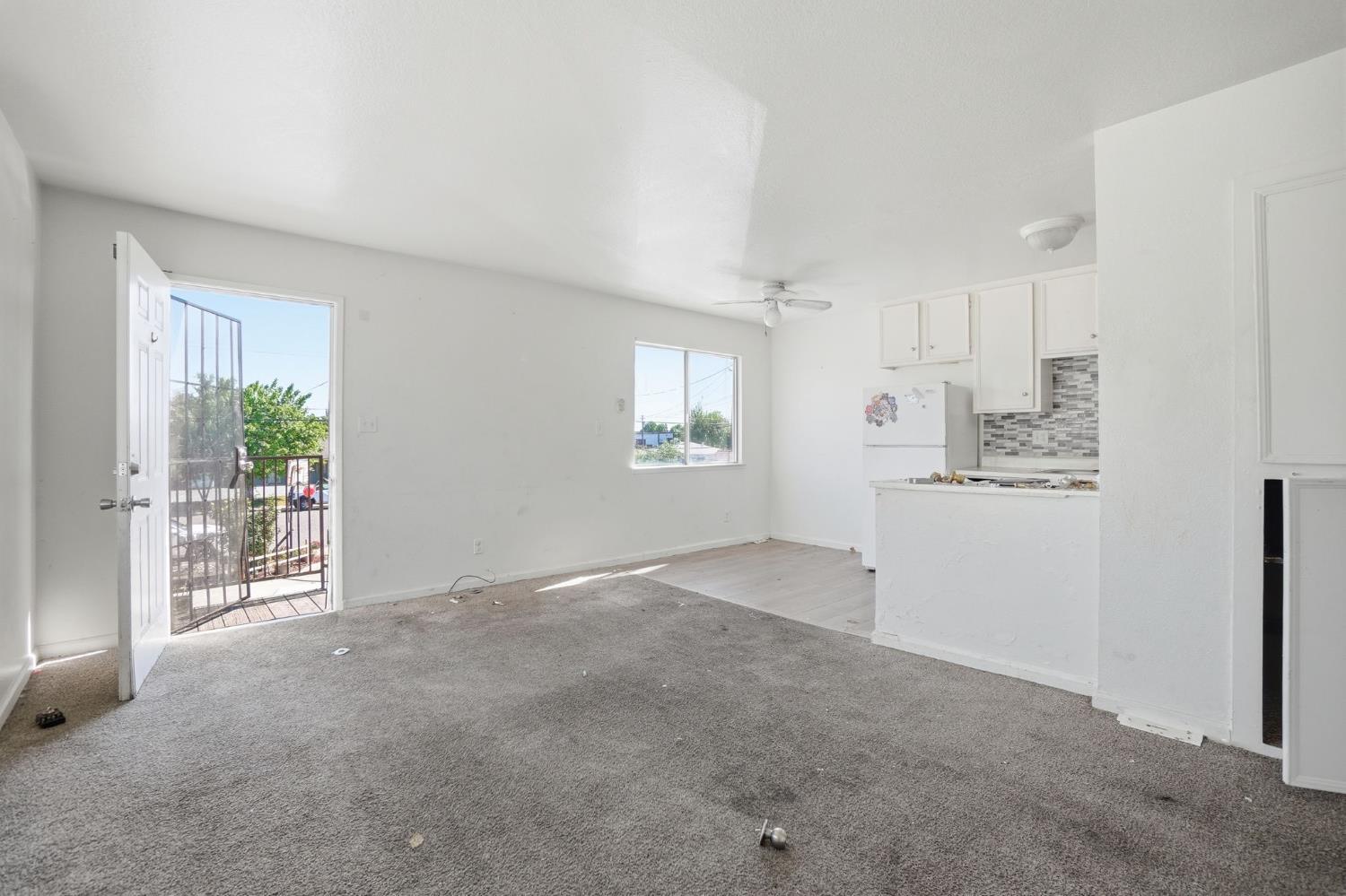 230 N 4th Avenue