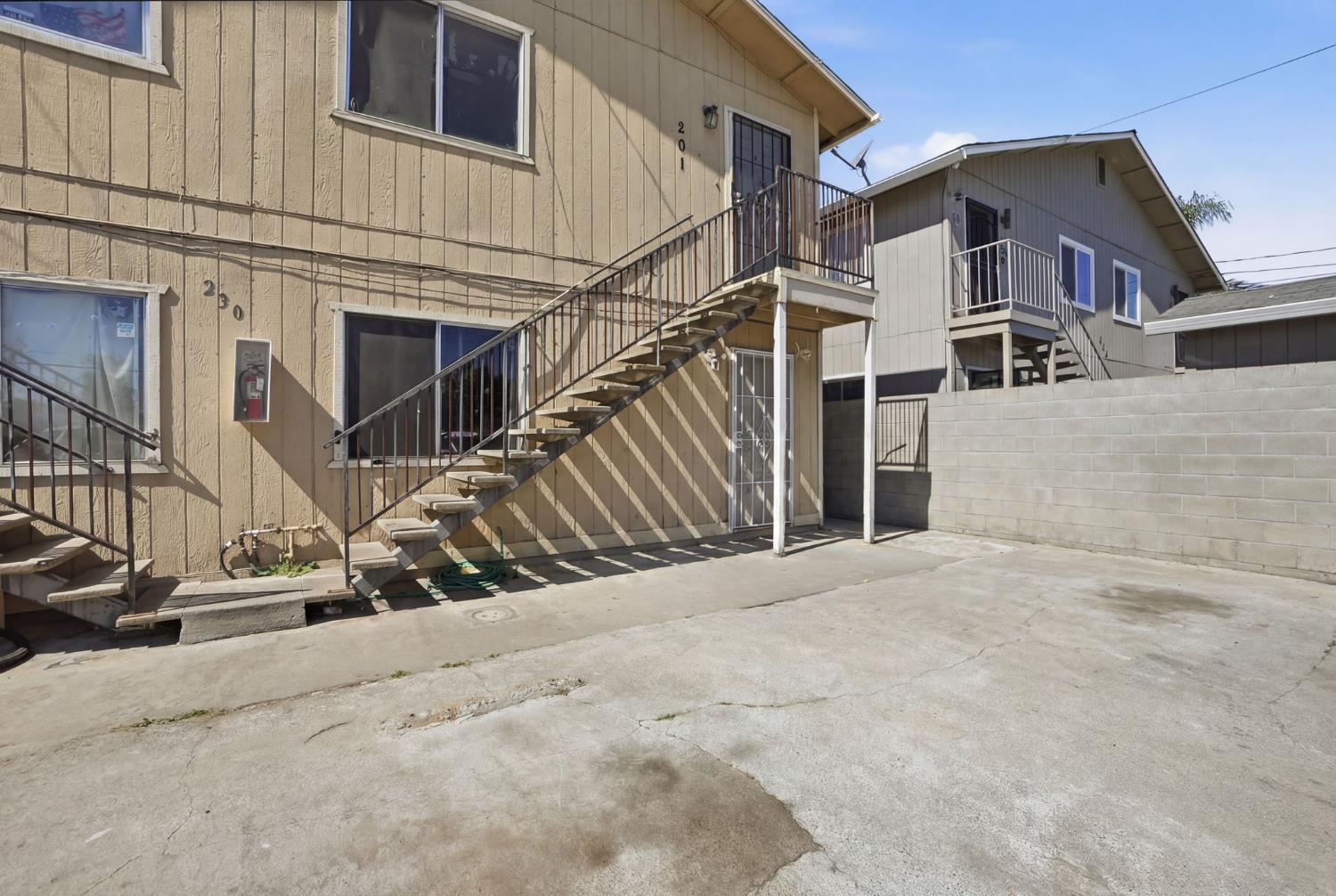 230 N 4th Avenue