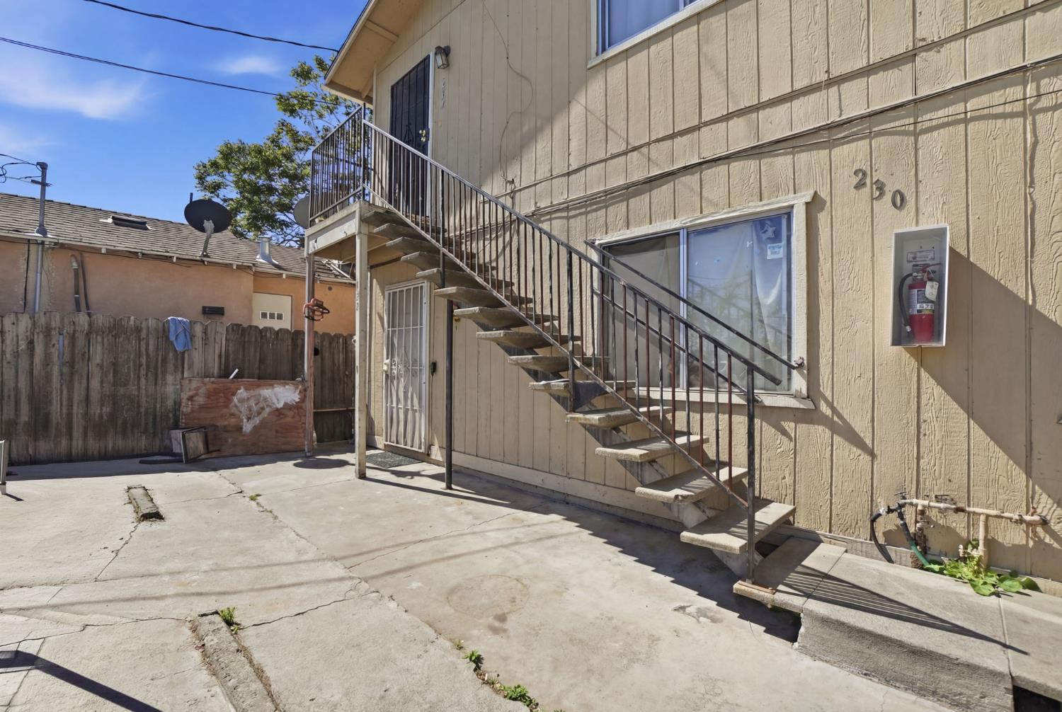 230 N 4th Avenue