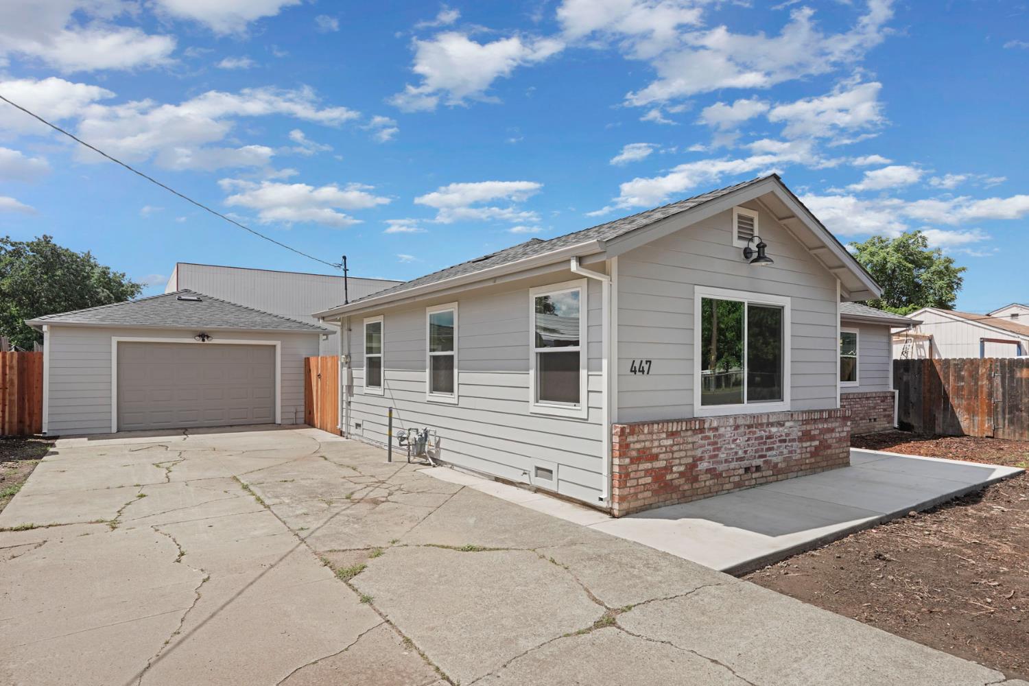 447 N Shasta Avenue