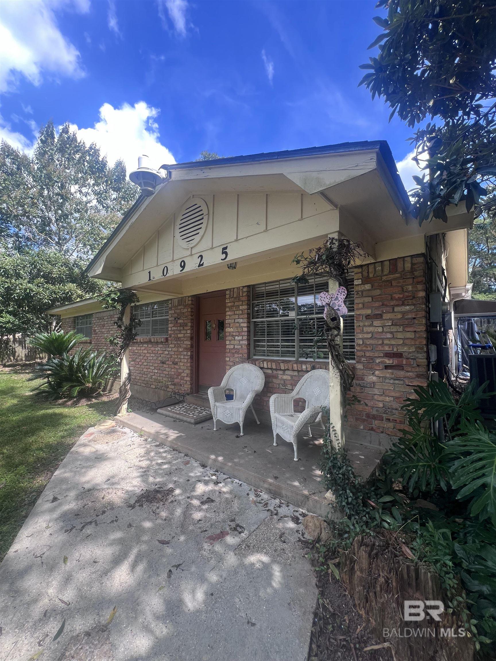 10925 Lakeland Drive