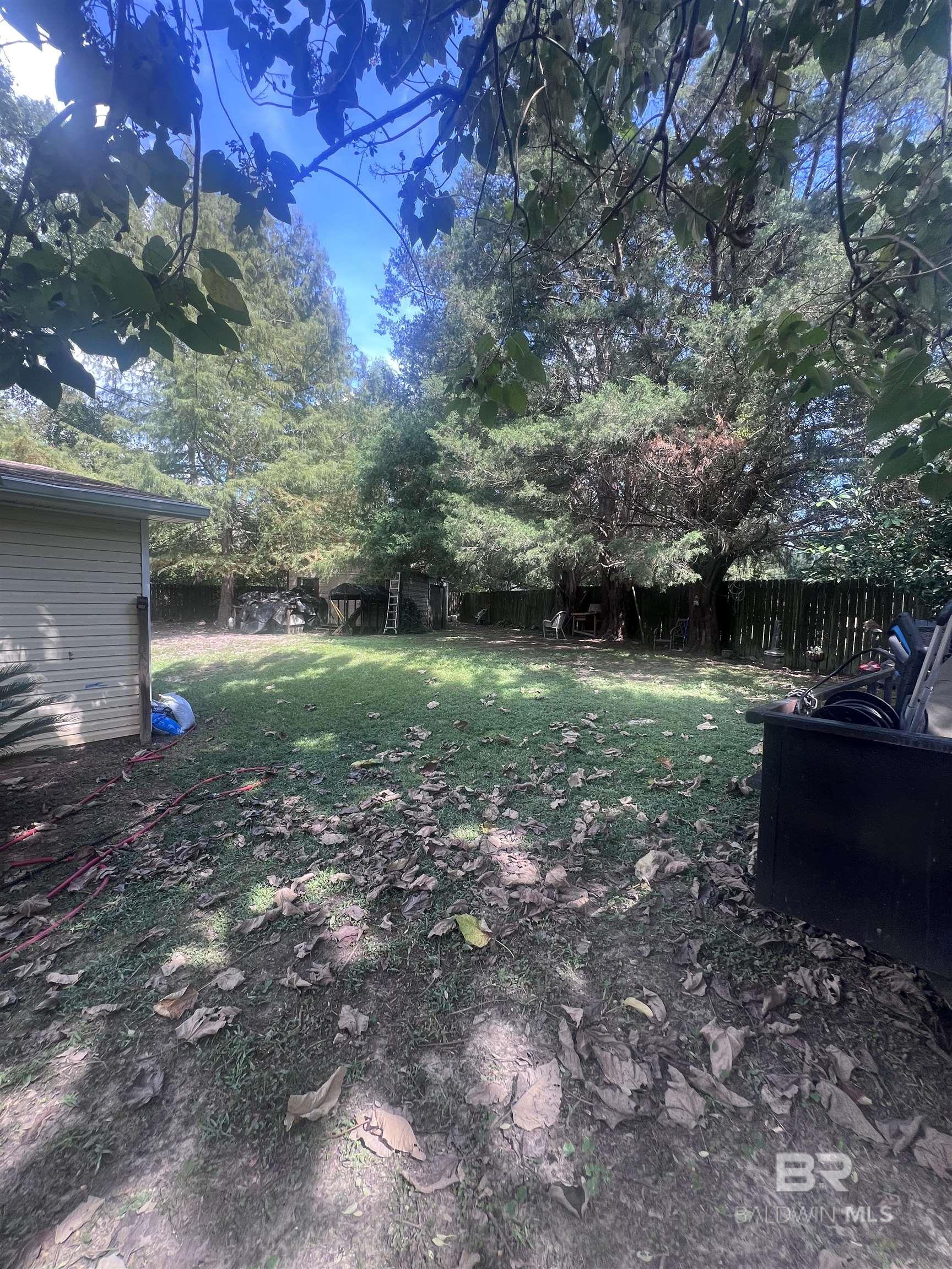 10925 Lakeland Drive