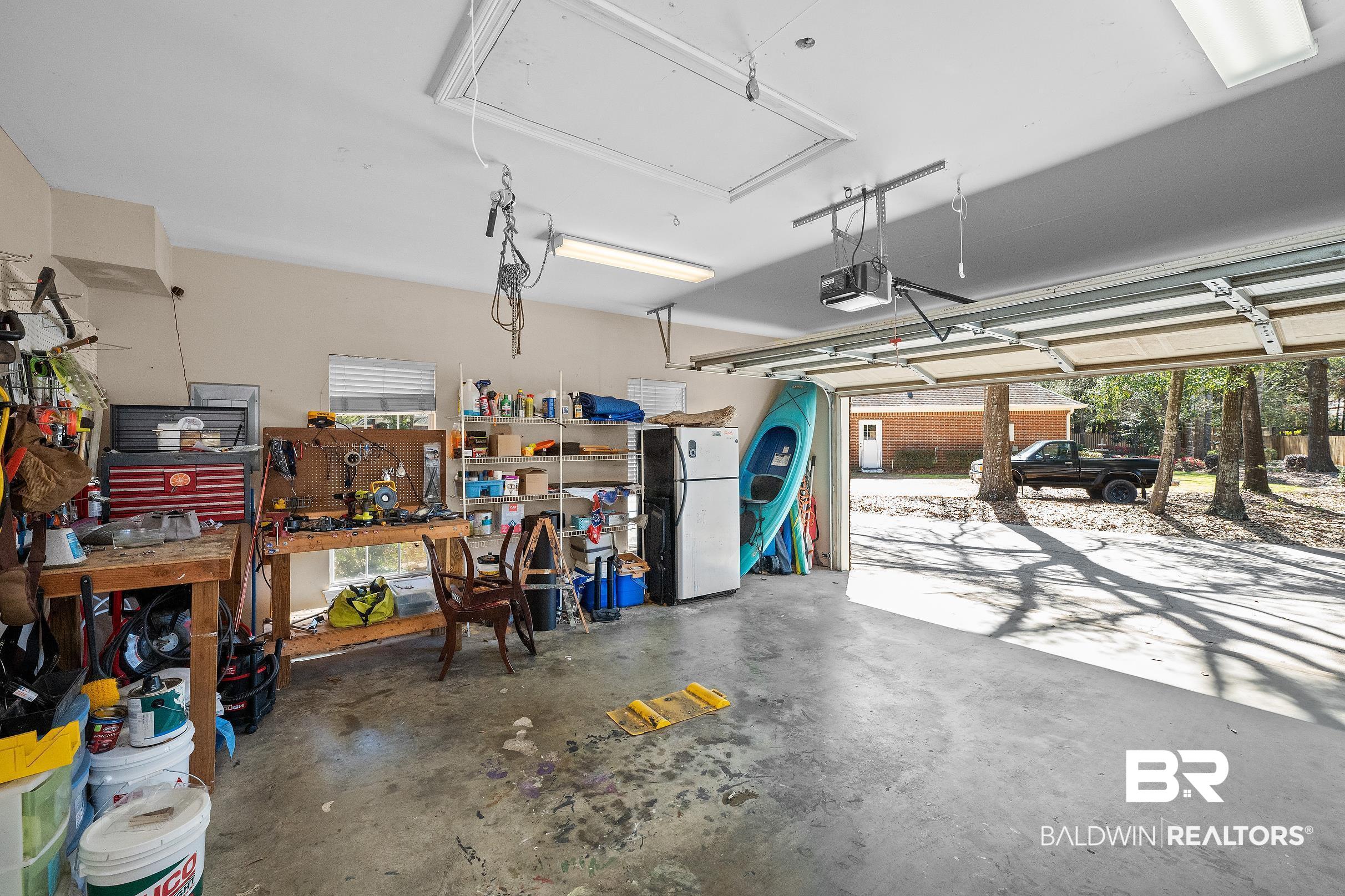 8087 Palmetto Court